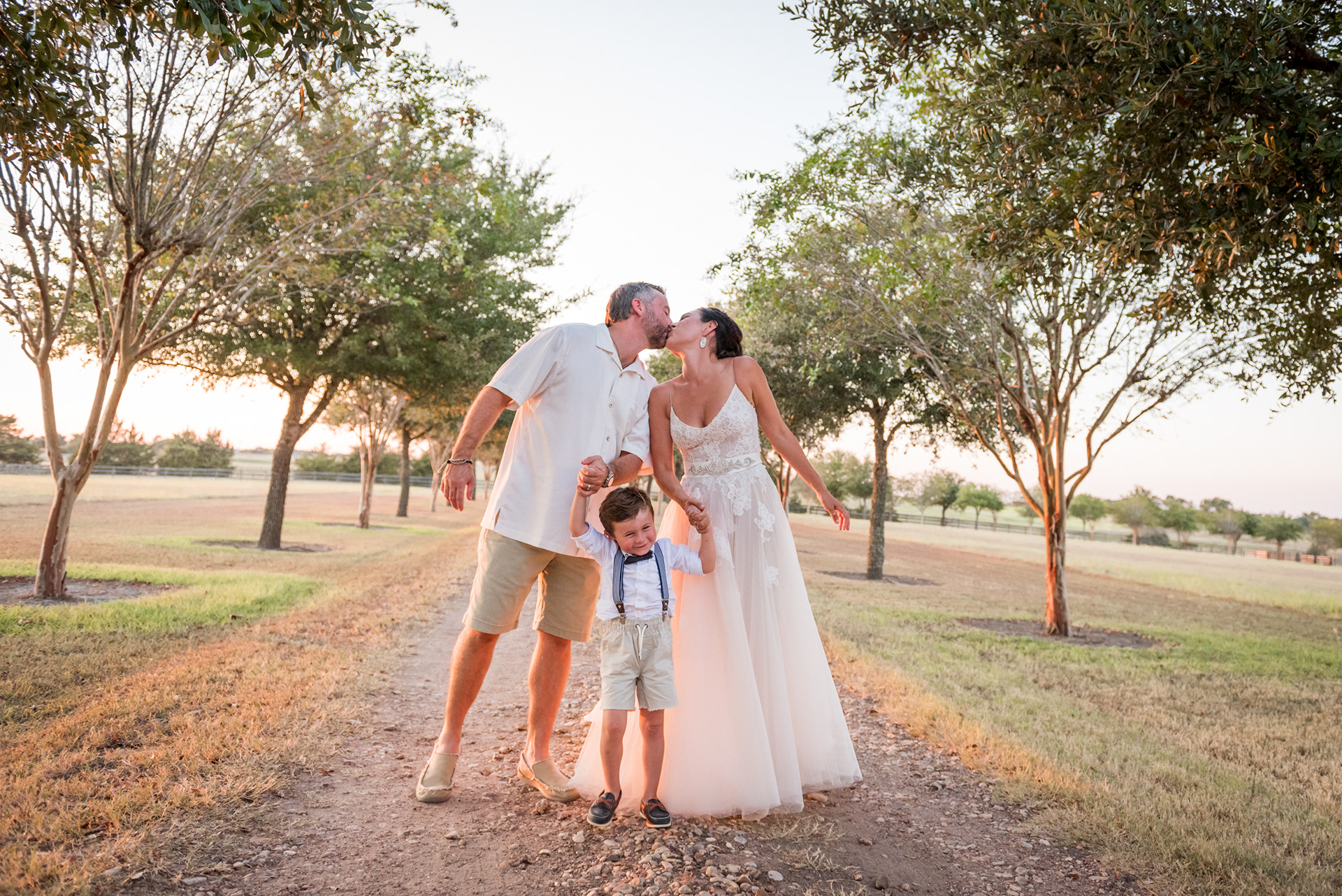 Wedding Day Photos taken in Brenham, TX by Wedding Photographer Aaron Resop @ permavista ranch & resort, Brenham, TX 77833