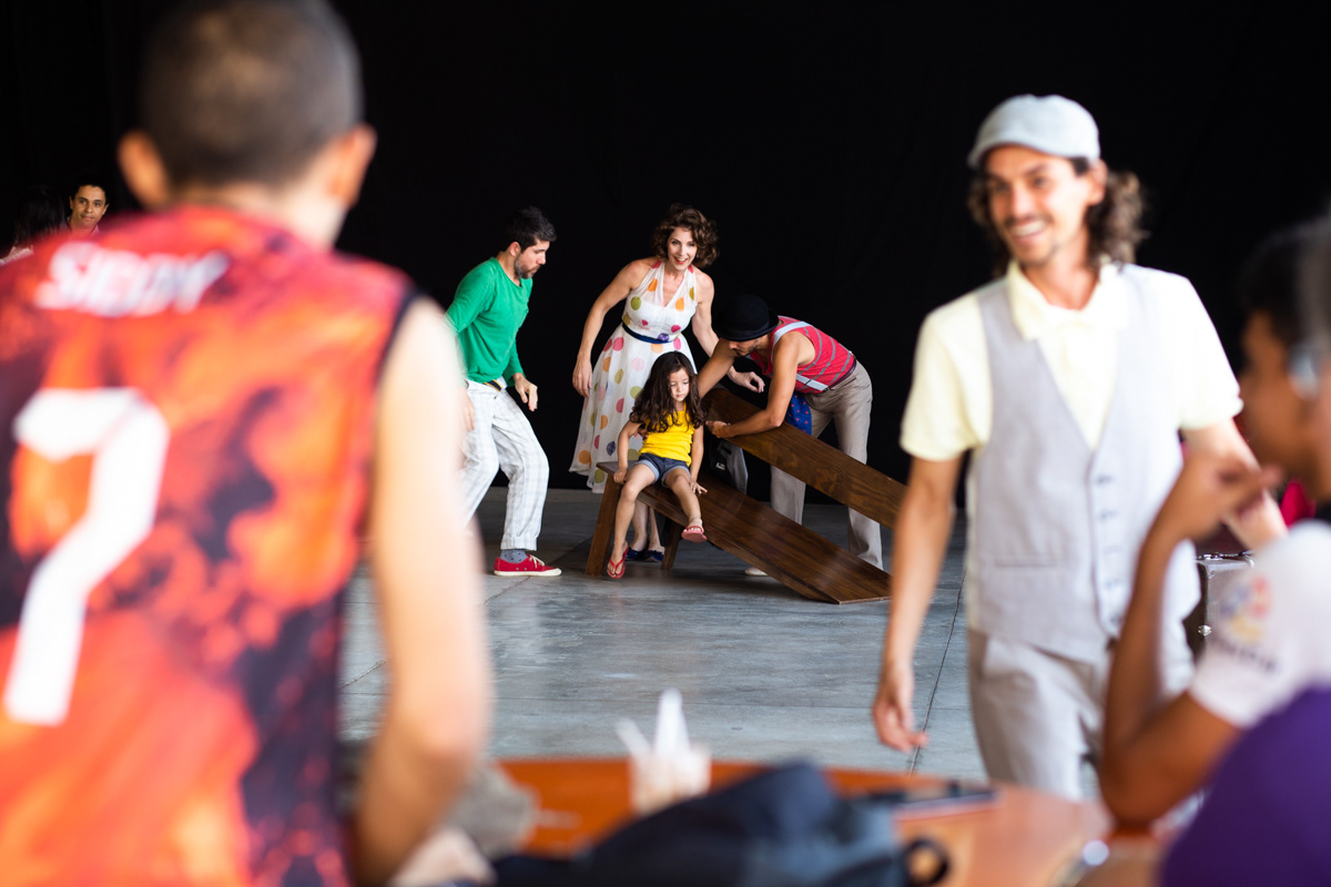 Visões Urbanas - Festival Internacional de Dança em Paisagens Urbanas, Senhor Calvino com Cia. Artesãos do Corpo. Sesc Campo Limpo, 2019.