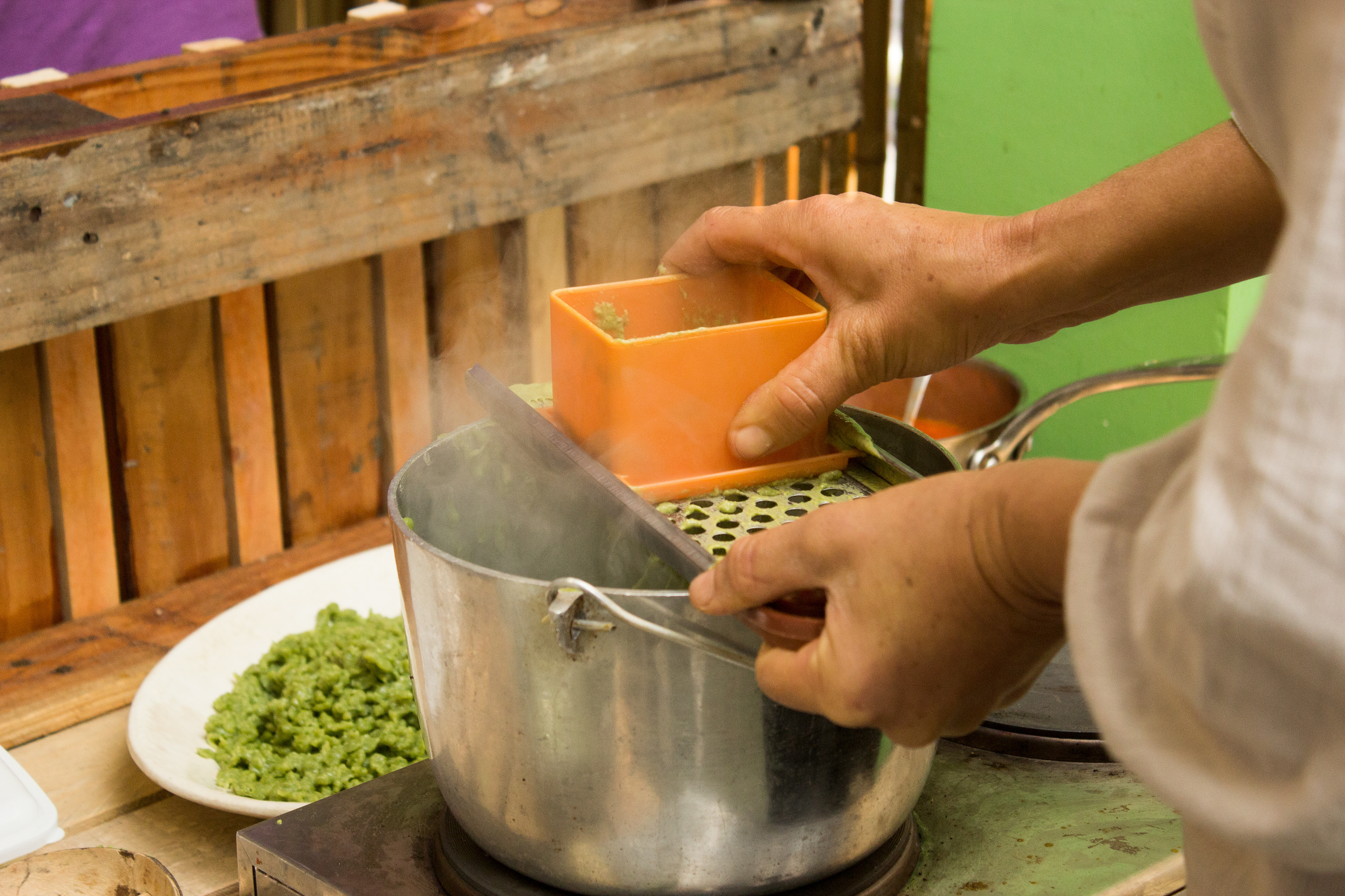 Pétala por Pétala, Oficina Culinária com Hortaliças. Sesc Interlagos, 2014.