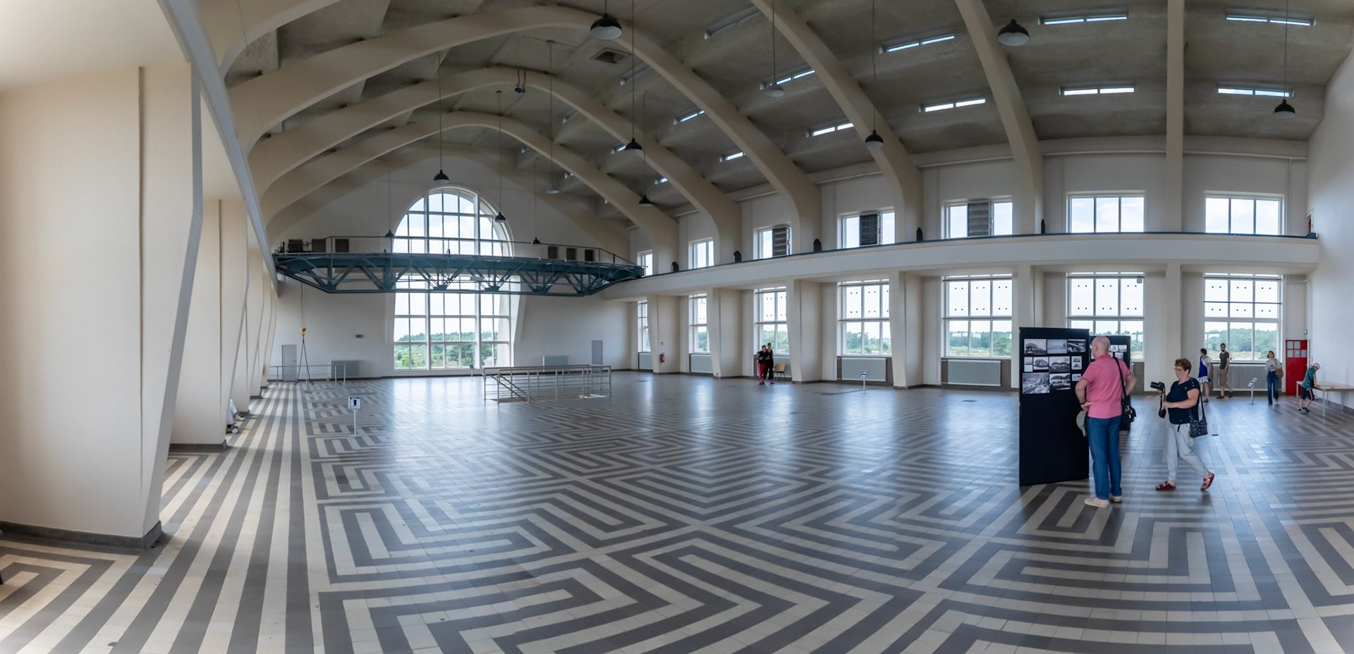 Overzicht grote zaal Gebouw A
