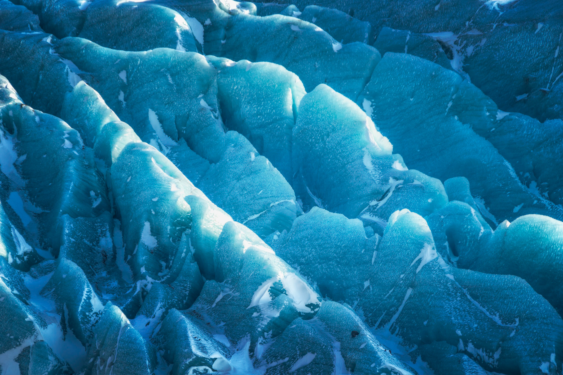 Detail of the glacial tongue of Svináfellsjökull.VatnajökulsþjóðgarðurAusturland, IcelandFebruary 2, 2016This is an HDR image consisting of 5 exposures merged in Photomatix Pro. Additional processing in Lightroom and Photoshop.PENTAX K-3, Sigma 18-250mm f/3.5-6.3 DC OS HSMISO 100 148 mm  ¹⁄₂₀ sec at ƒ / 8.0