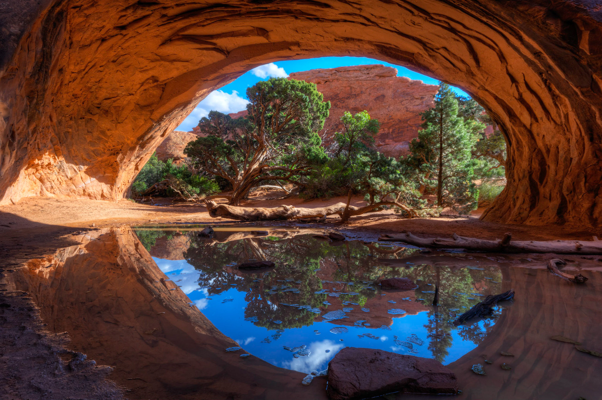 h e a r t  o f  s t o n e  12203Arches National ParkUtahMay 20, 2015PENTAX K-3, Sigma 10-20mm f/4-5.6 EX DCISO 100 14 mm  ⅛ sec at ƒ / 11