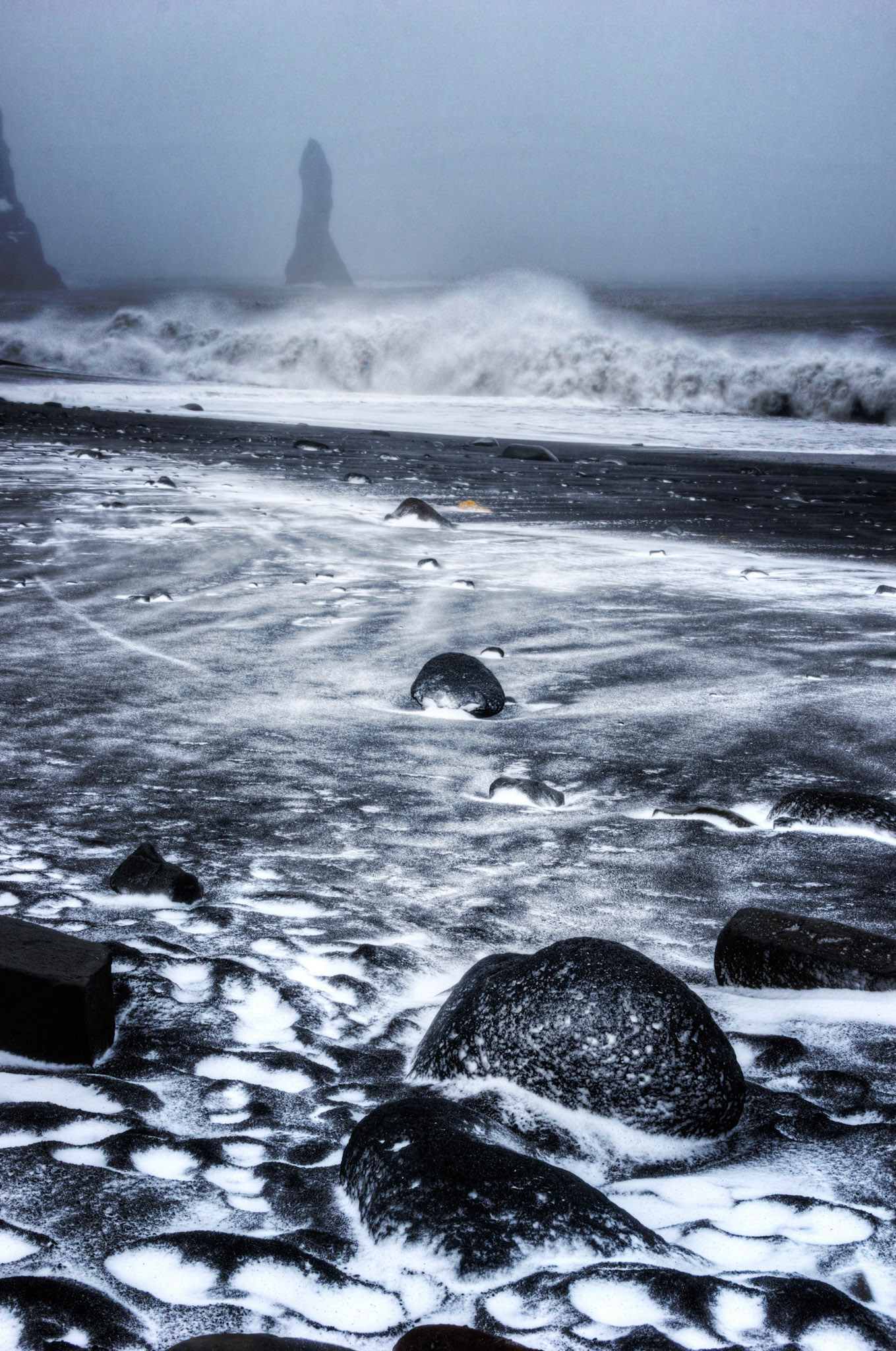 a l i g n m e n t  19778Suðerland, IcelandFebruary 3, 2016PENTAX K-3, Sigma 18-250mm f/3.5-6.3 DC OS HSMISO 400 37 mm  ¹⁄₁₃ sec at ƒ / 11