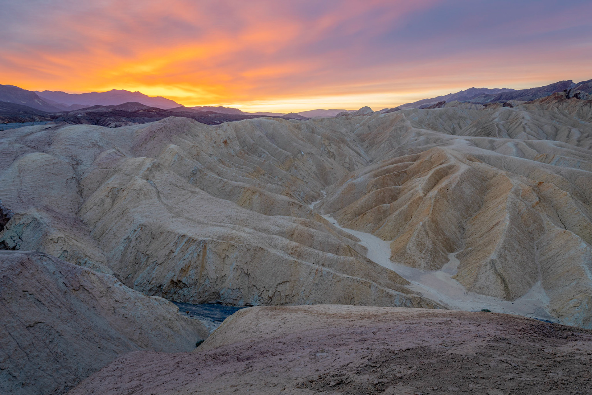 Zabriskie Point, around sunrise.Death Valley National ParkCaliforniaFebruary 18, 2020Pentax K-1, HD PENTAX-D FA 15-30mm F2.8ED SDM WRISO 100 22 mm  ⅕ sec at ƒ / 11