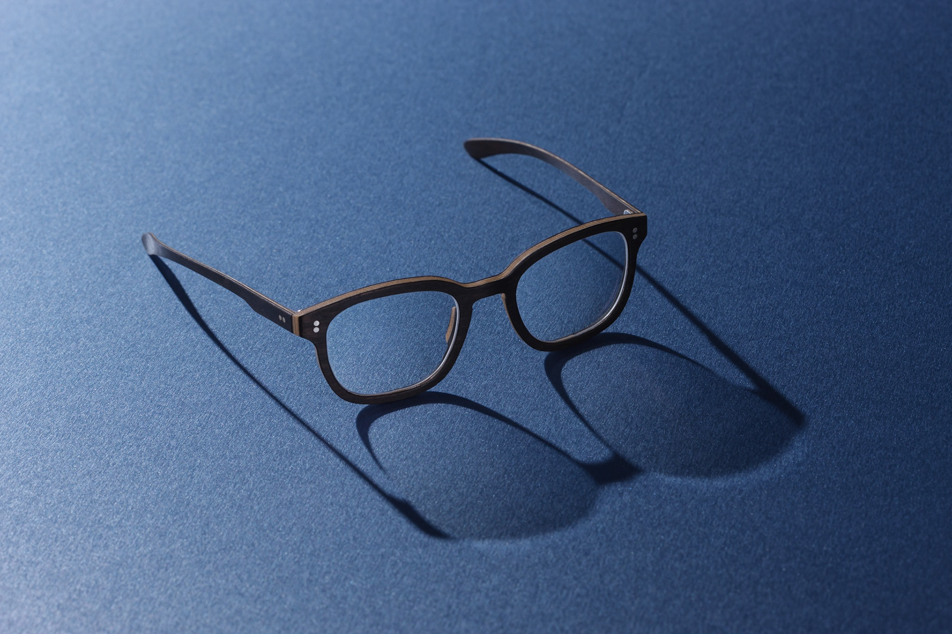Holzbrille