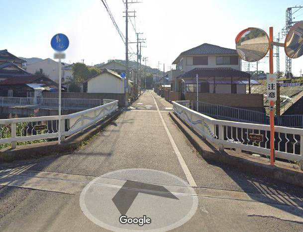 途中小さな橋