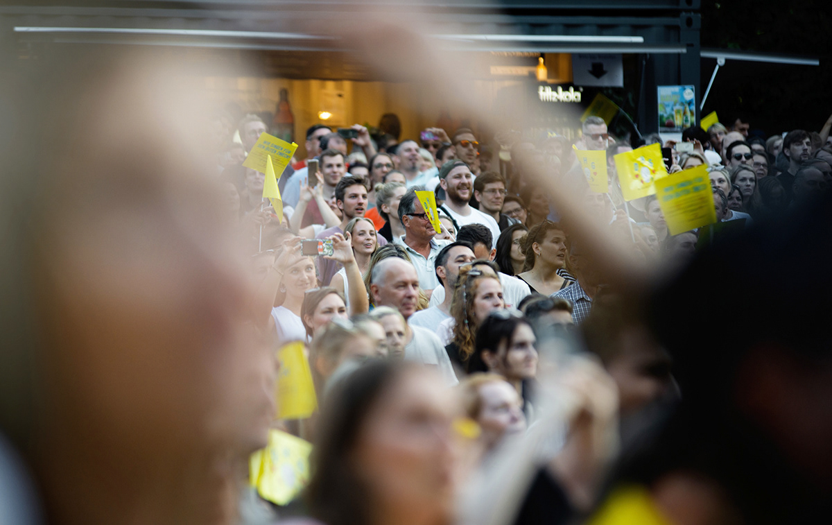 blick in ein volles publikum