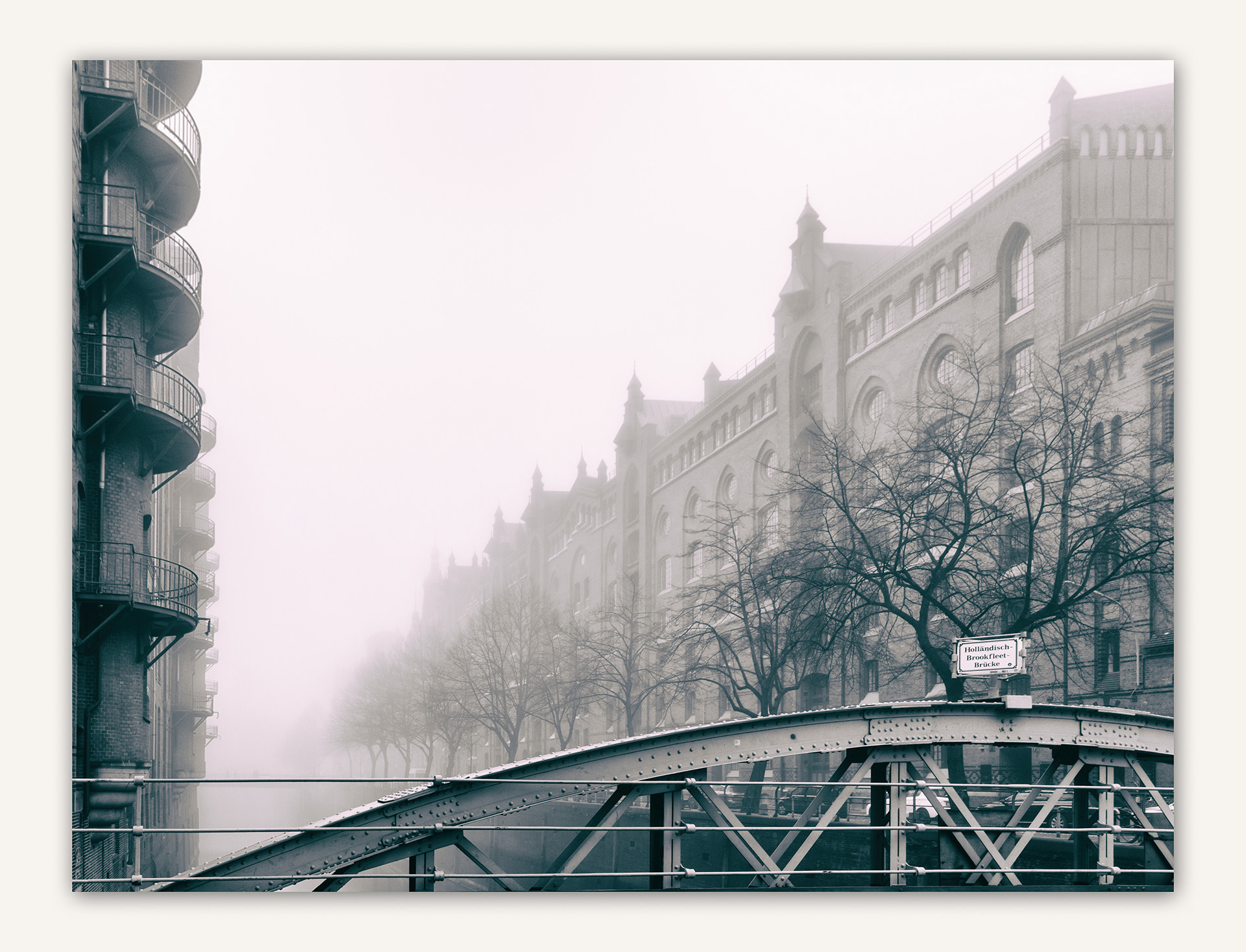 Blick über die Holländisch-Brookfleet-Brücke in der Speicherstadt, Hamburg, Fotobagaluten