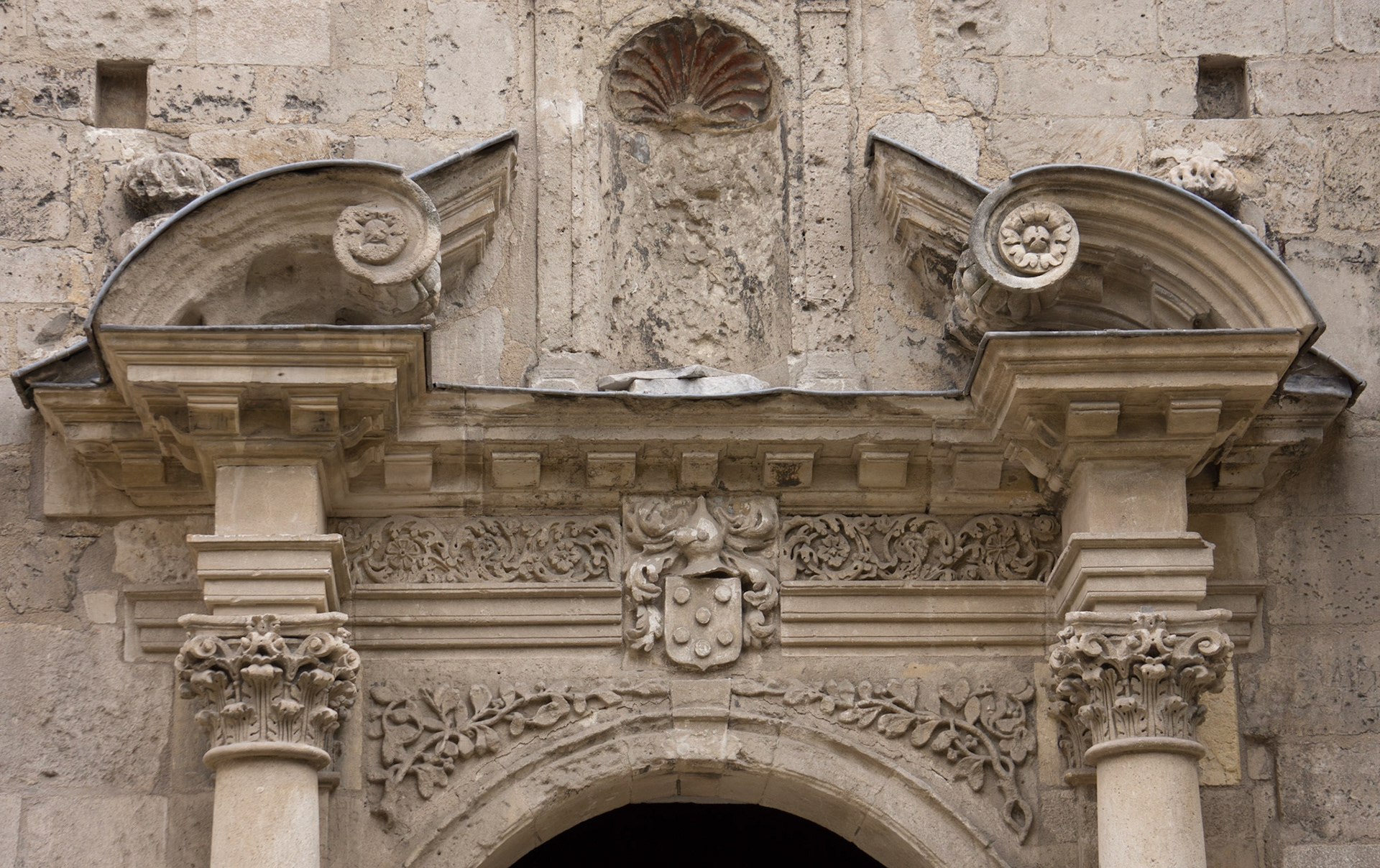 Arles