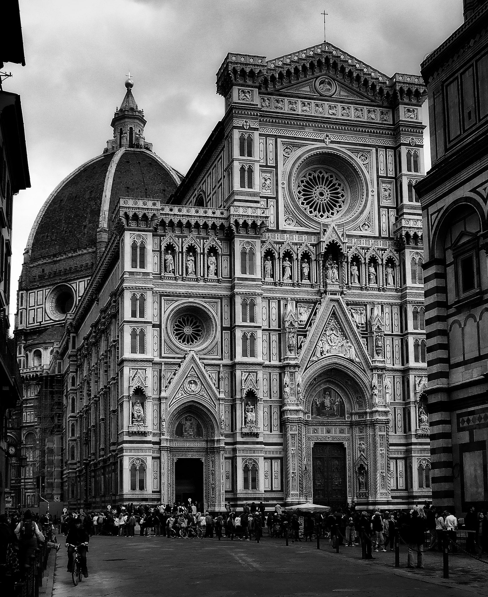 Piazza del Duomo,  Florence Italy