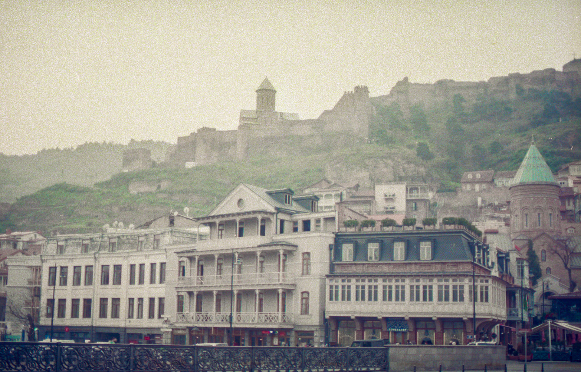 Nikon F3 / C200