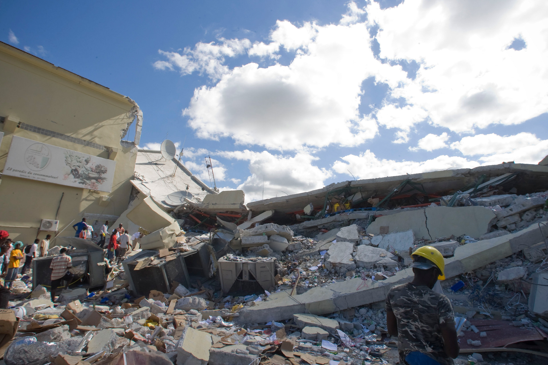 Dans l'œil d'Ivanoh : les puissantes photos du séisme en Haïti de