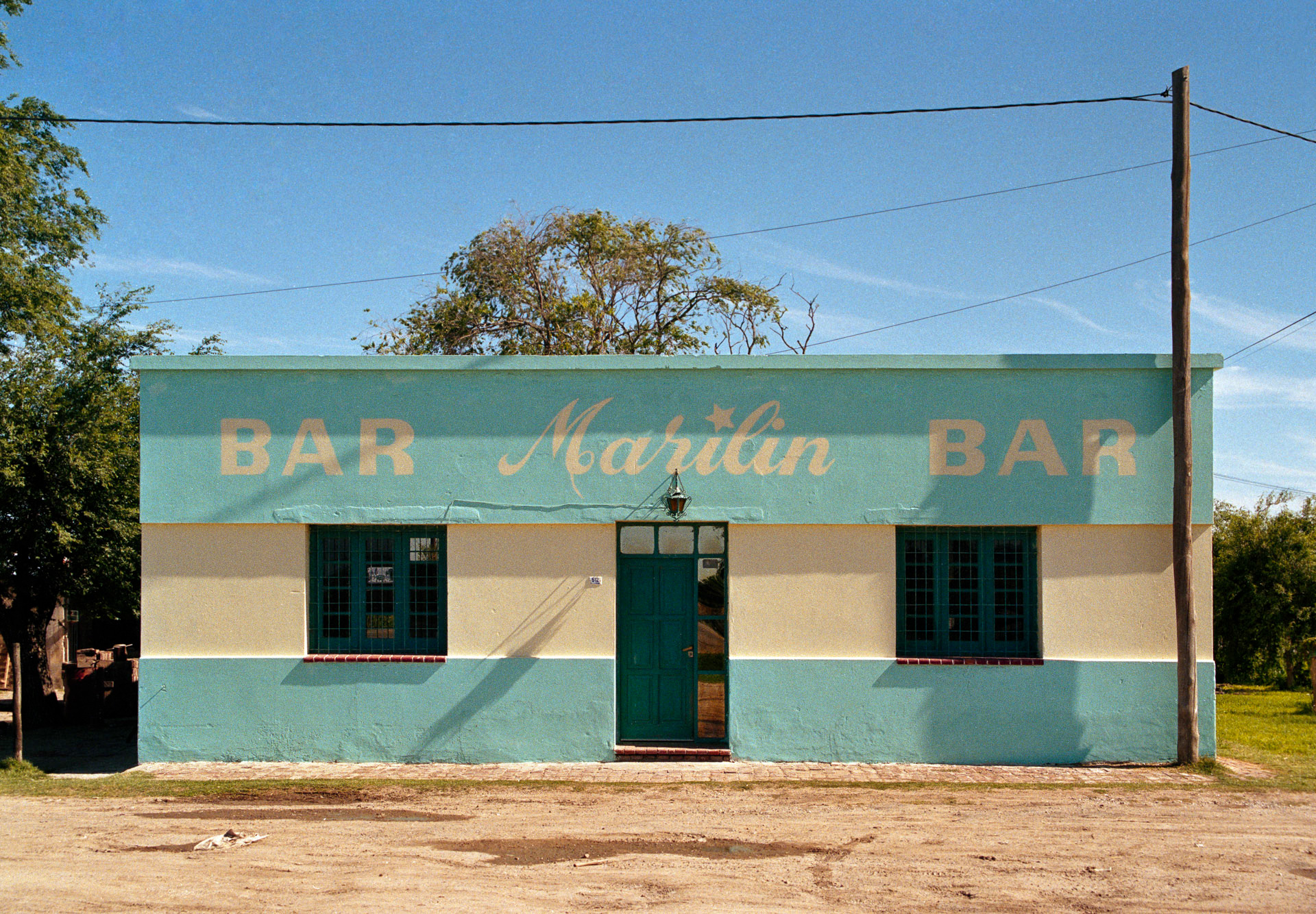 Serie: La Santa pasó invisible