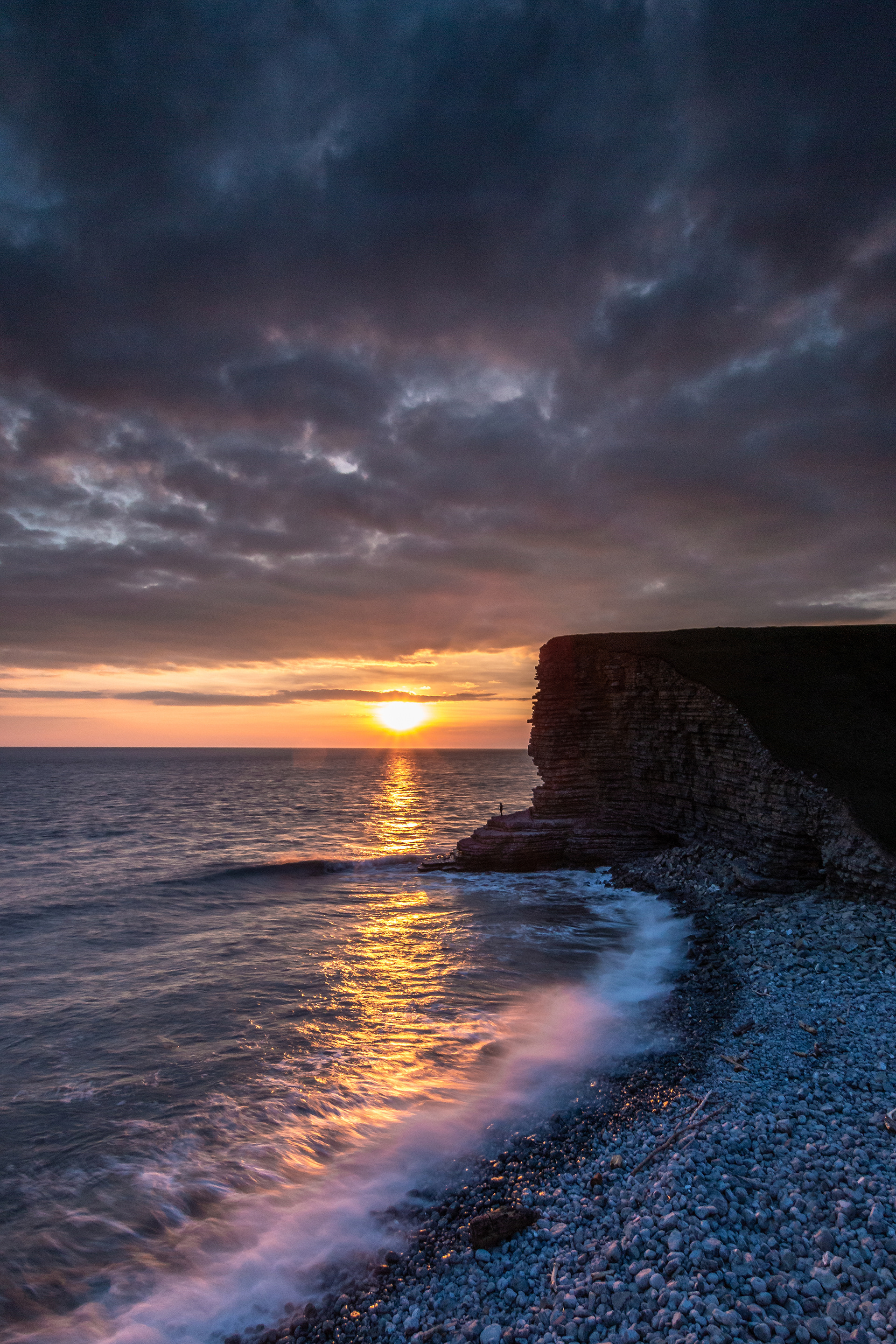 Nash Cliffs Orange Water