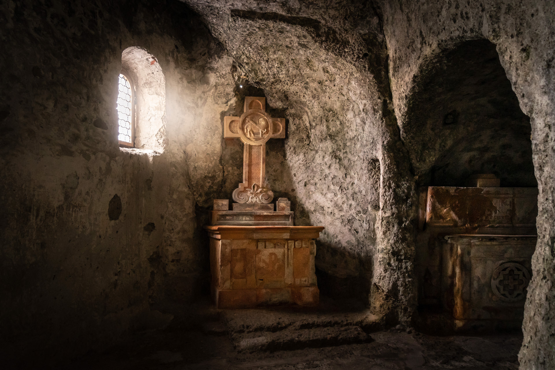 The catacombs in the rockface above the cemetery Petersfriedhof were early Christian refuge and meeting place. They date back to late antiquity
