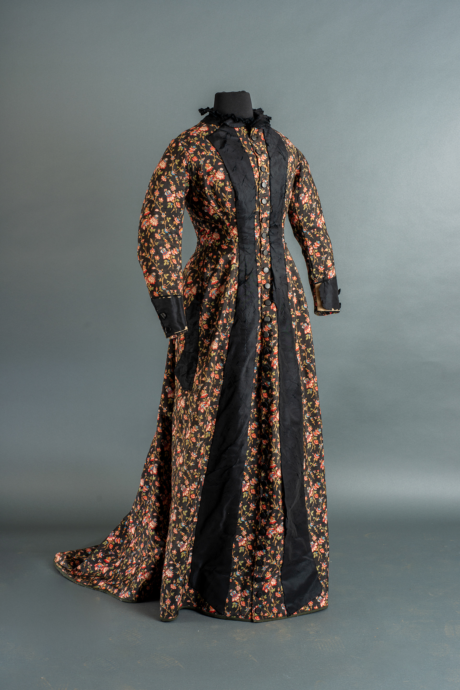 Reforming Fashion, 1850-1914: Politics, Health, and Art - Historic