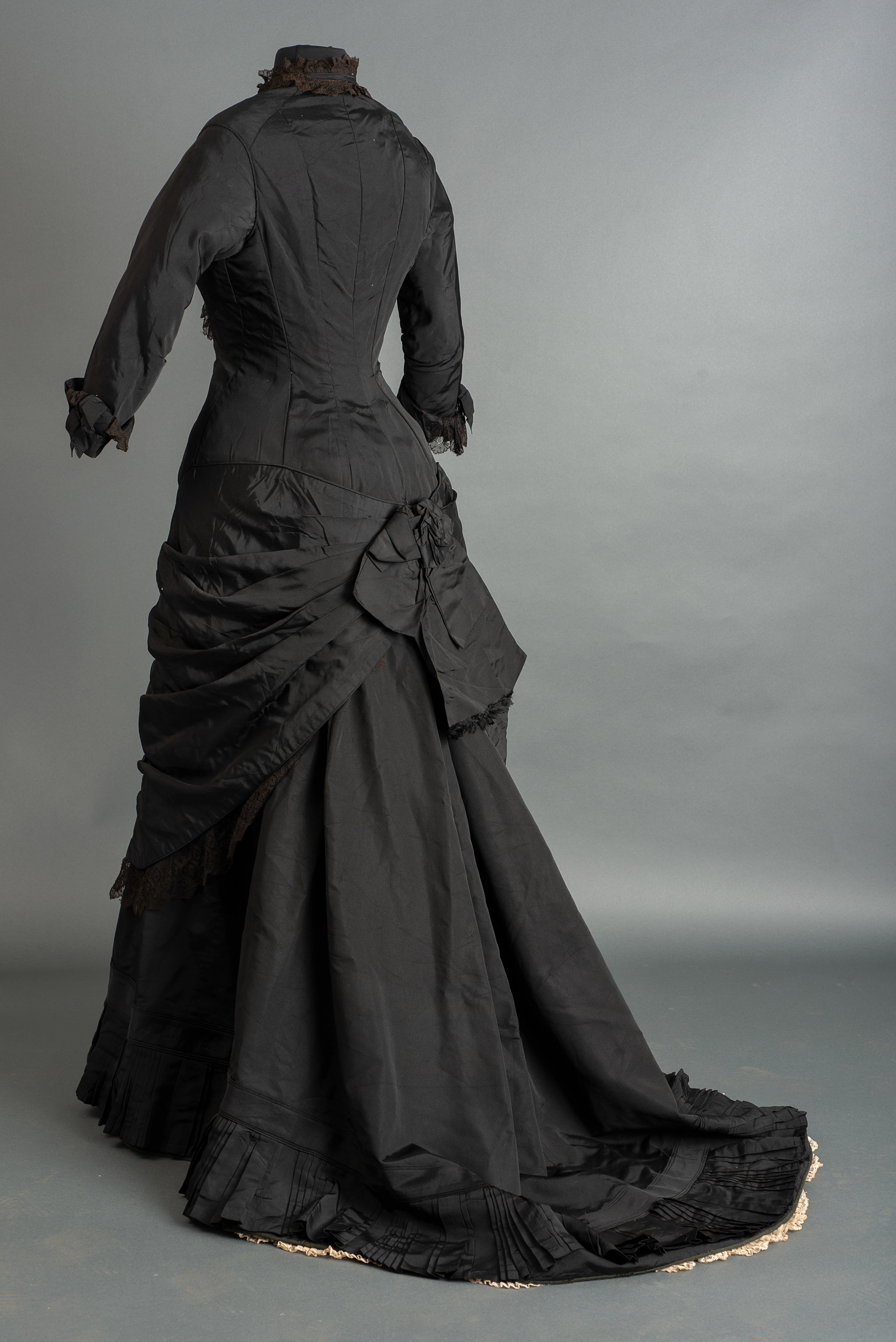 Reforming Fashion, 1850-1914: Politics, Health, and Art - Historic