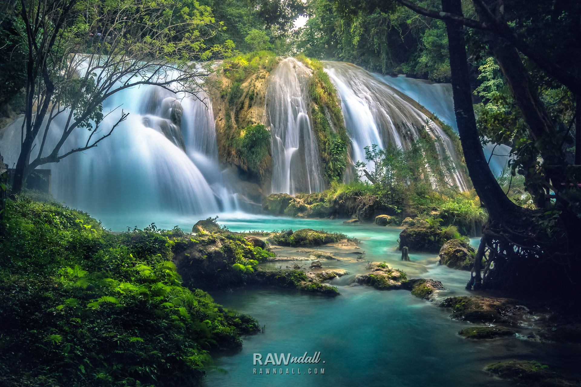 Cascadas de agua azul, Mexico