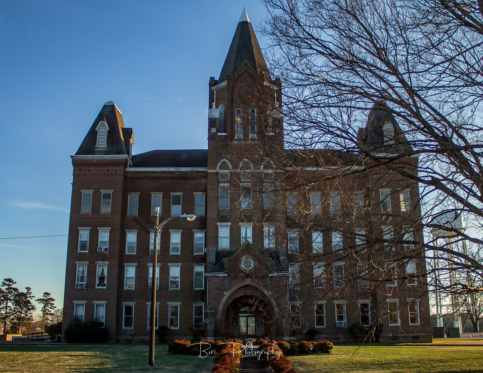BoriPhotography Old Mental Hospital Bolivar TN