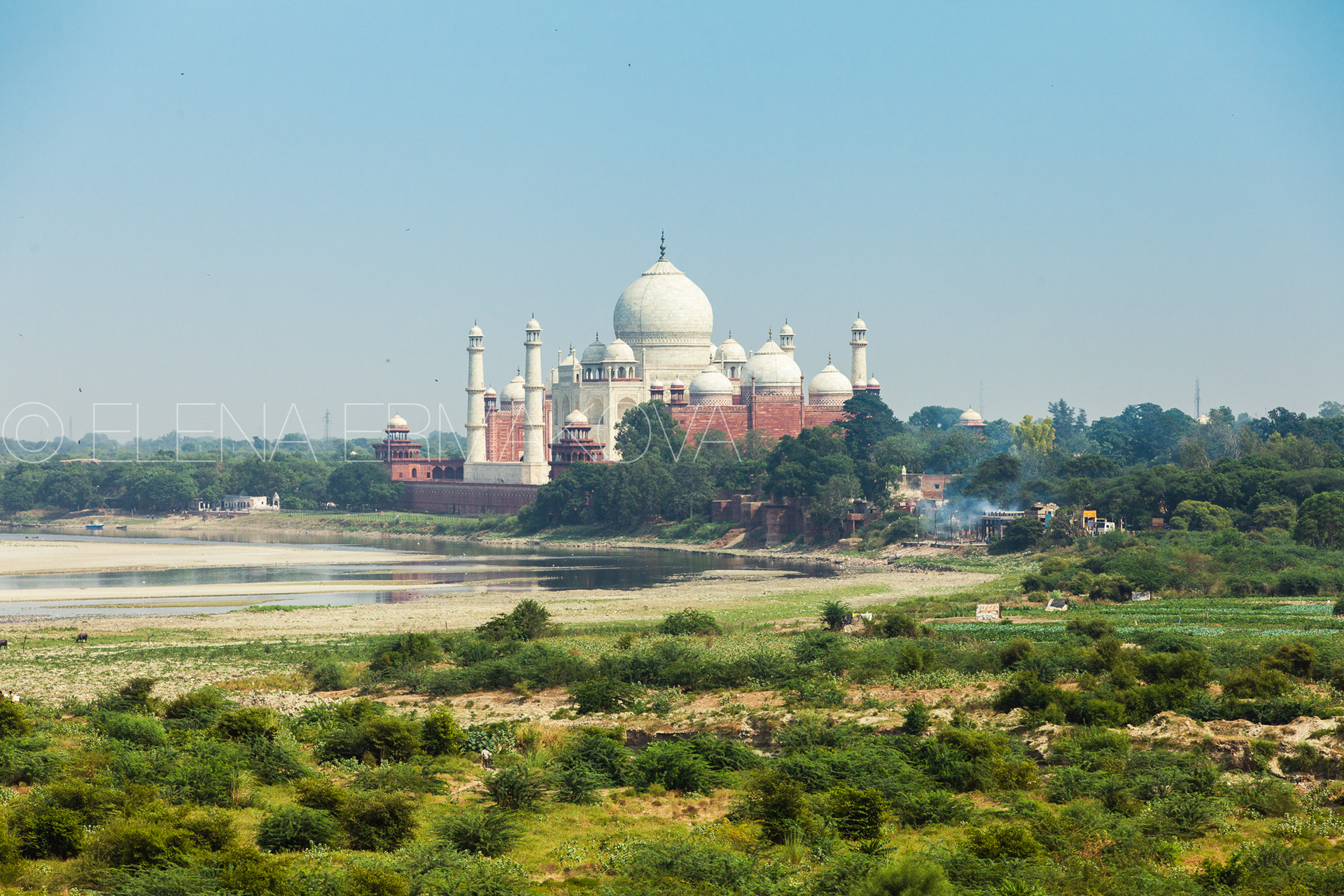 The view of Taj Mahal and Yamuna river from Agra Fort, Agra, India