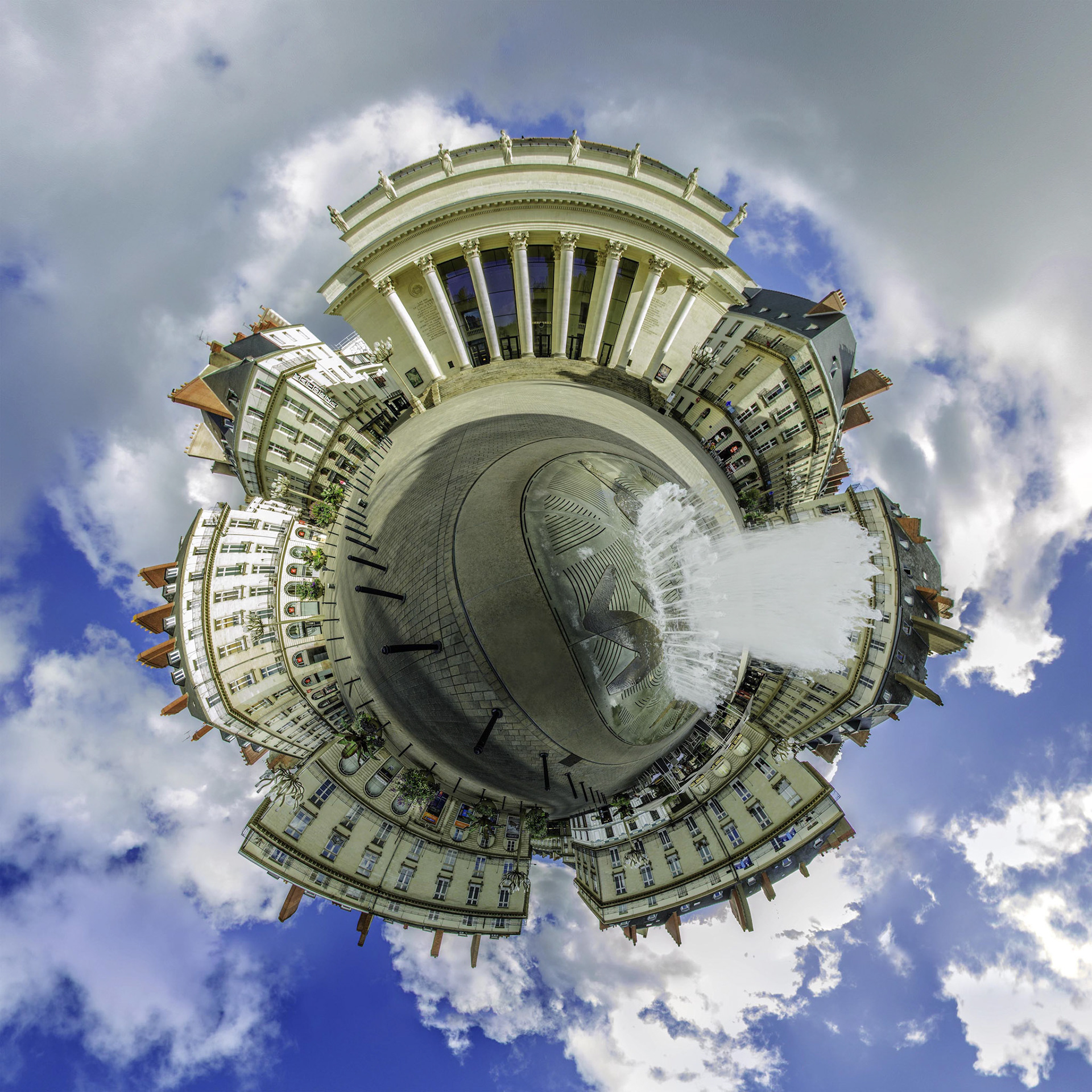 LITTLE PLANET PLACE GRASLIN