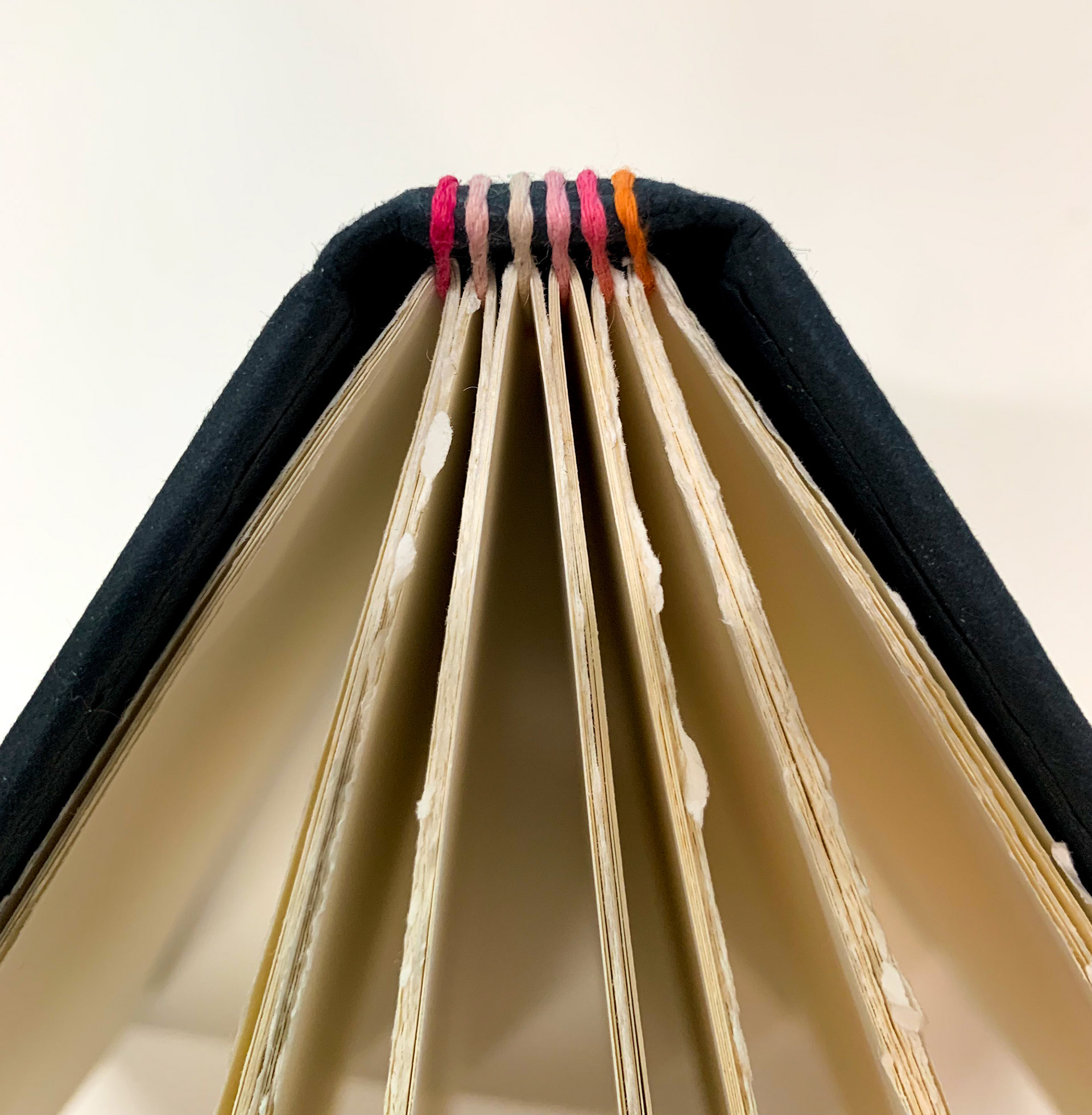 detail: Buttonhole binding