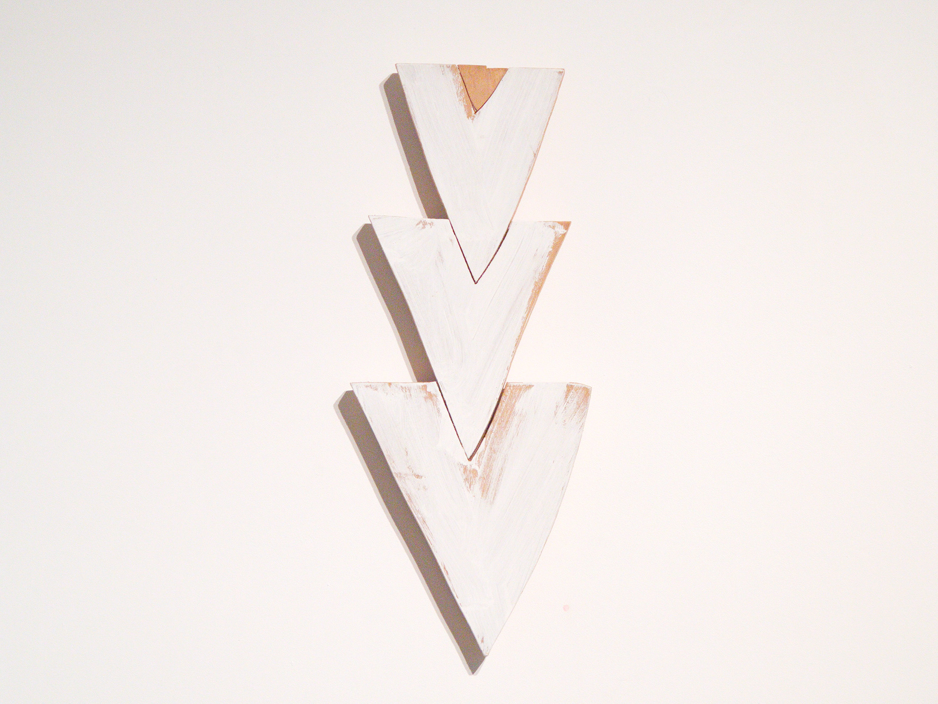 TRIAGULAR MOVEMENT 2018 - wood, paint - exhib. Biblioteca Pública Horta/Faial 2019