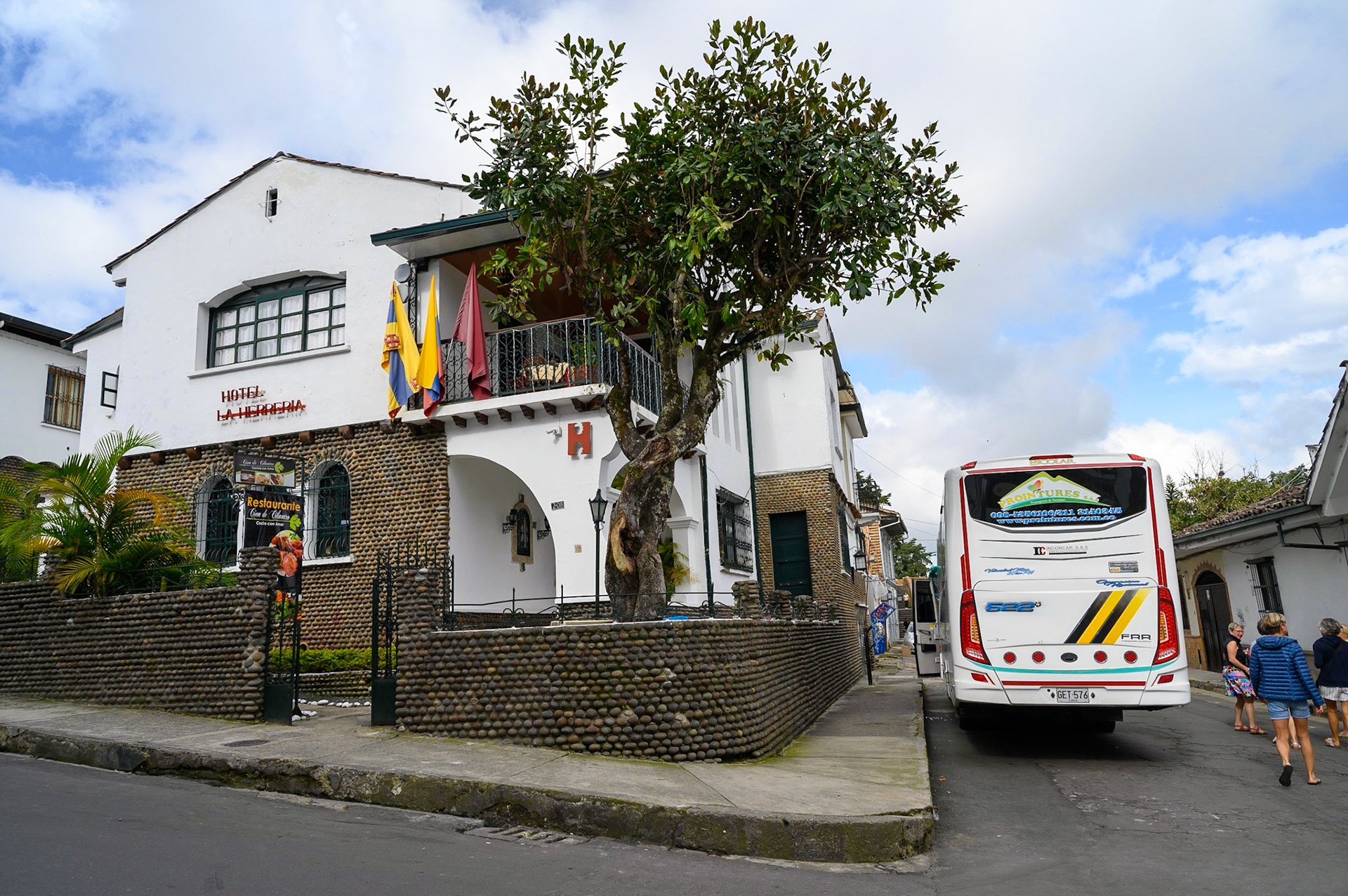 En attente du départ vers Cali - Les routes sont bloquées.