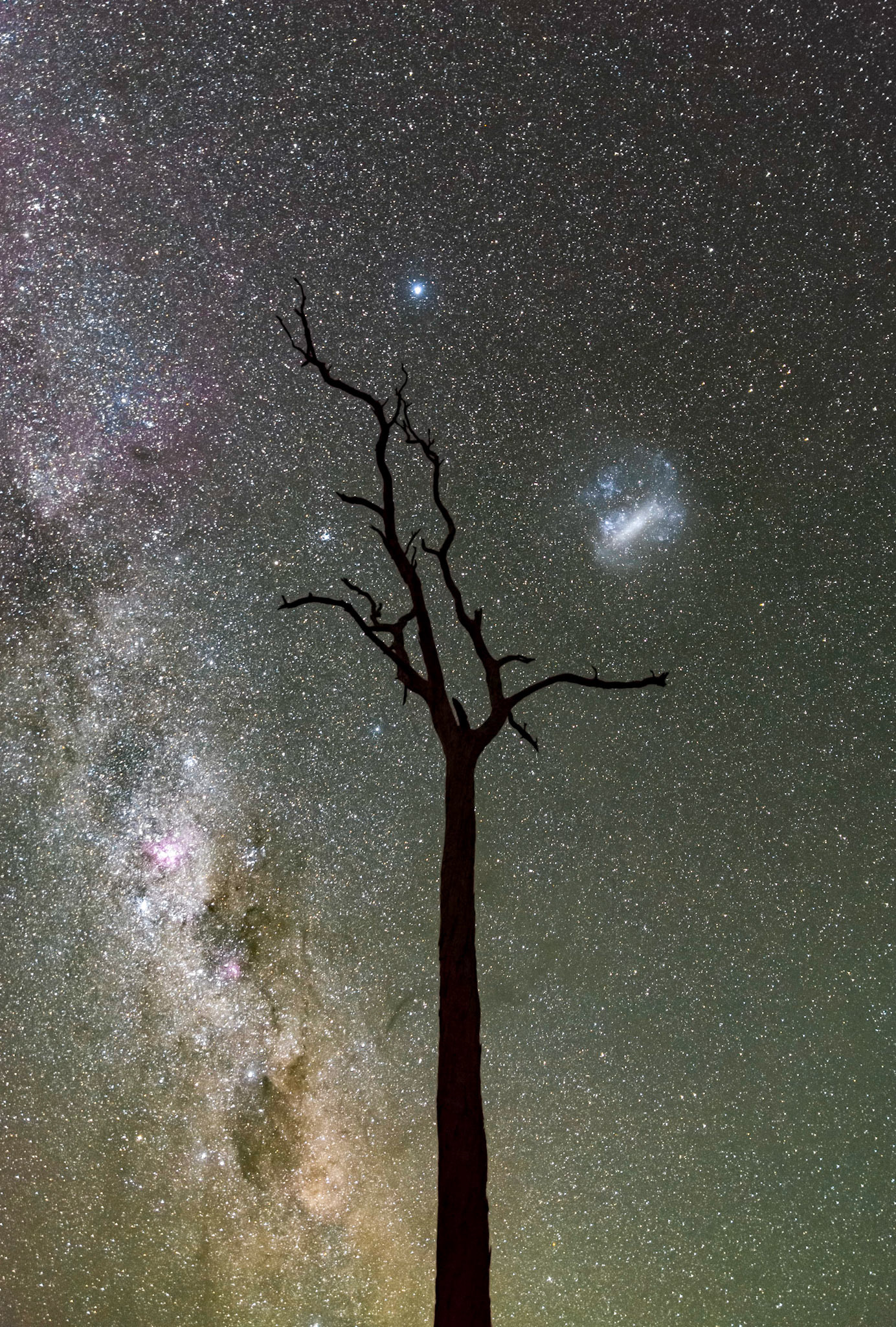 Made from 10 light frames by Starry Landscape Stacker 1.8.0.  Algorithm: Min Horizon Noise