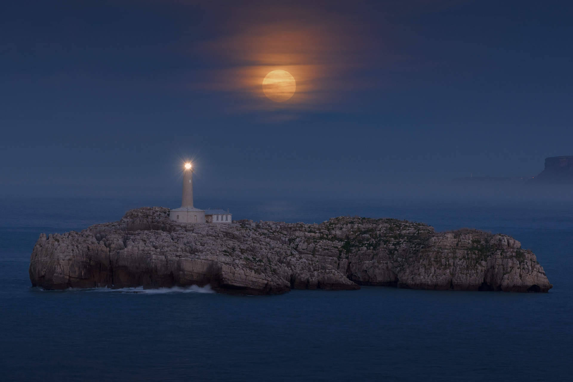 Faro Isla de Mouro
