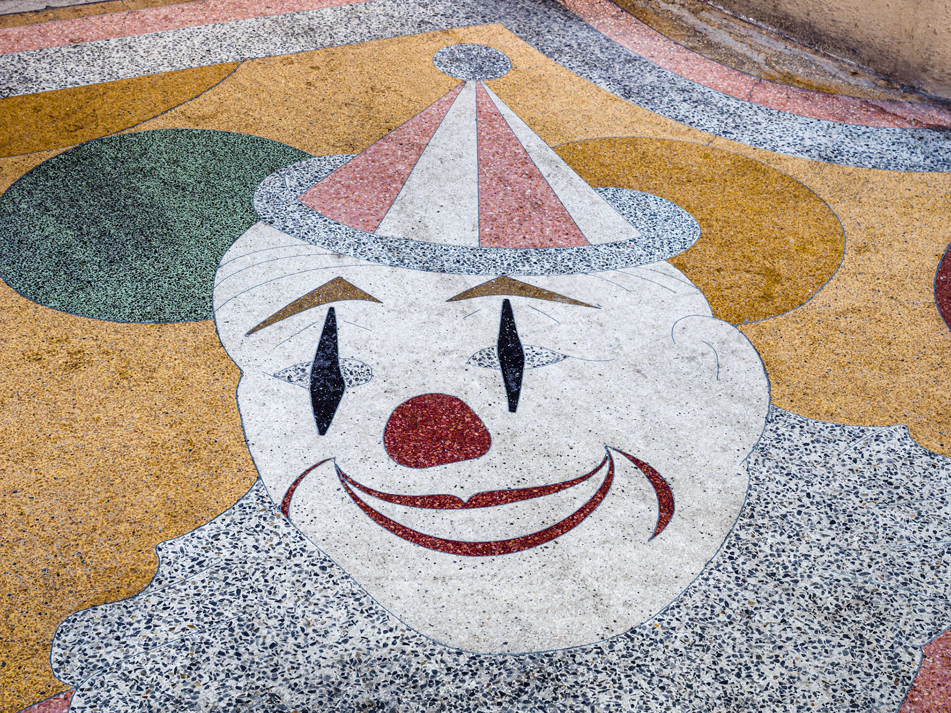 Sidewalk Clown, Fourth gAvenue, Downtown, San Diego, 2014