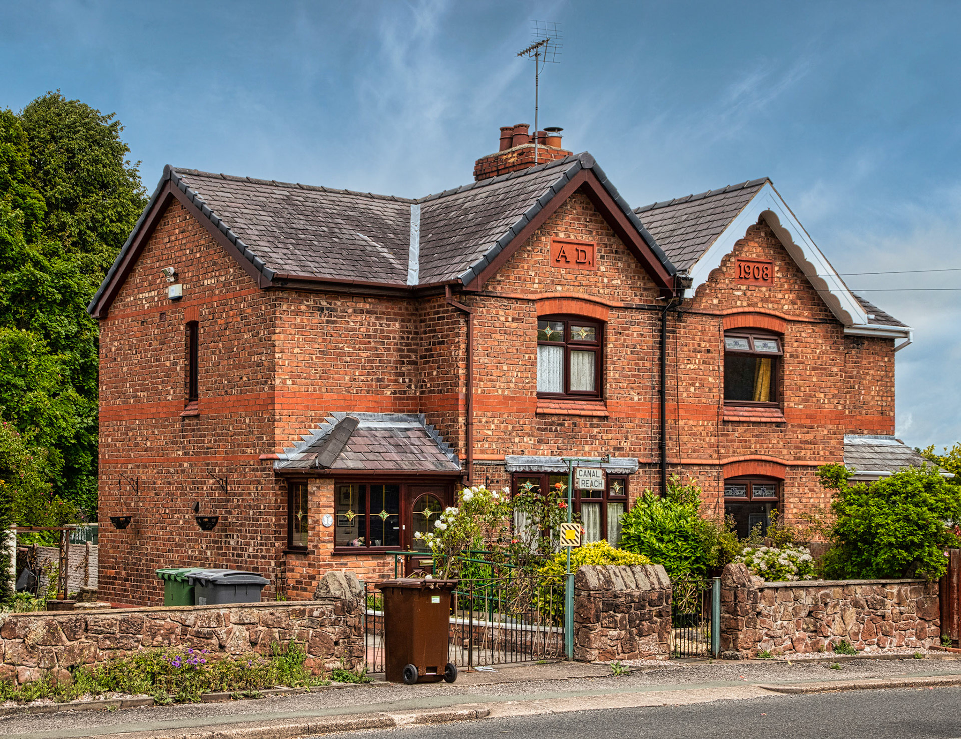 1 - 3 Bankfields Drive