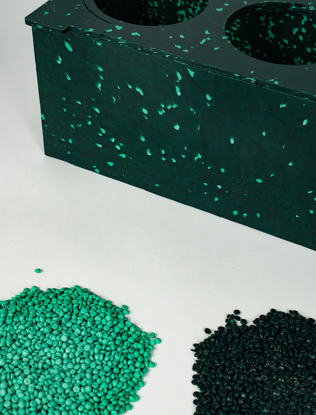 Granulat og plantekasse