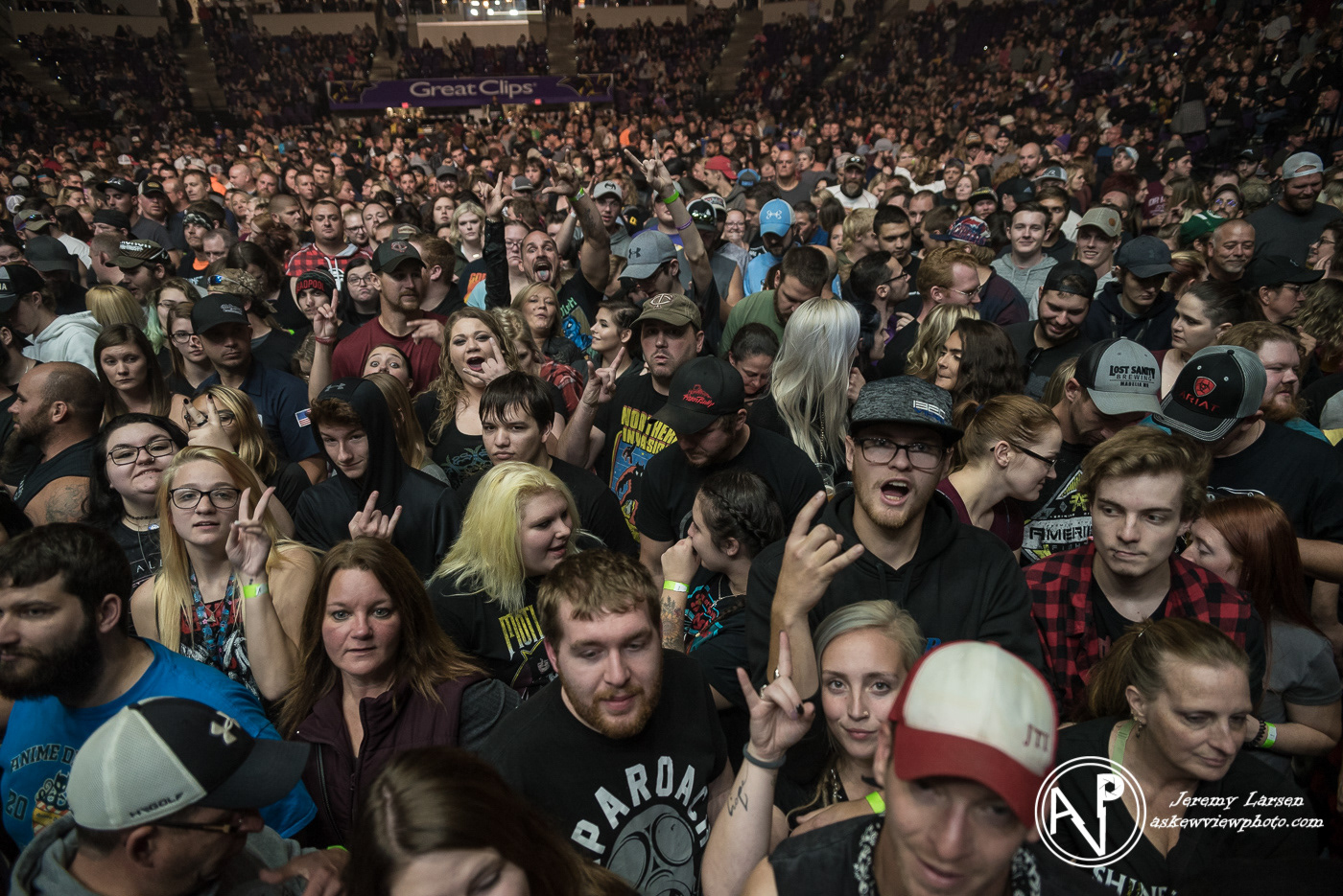 Crowd for Shinedown