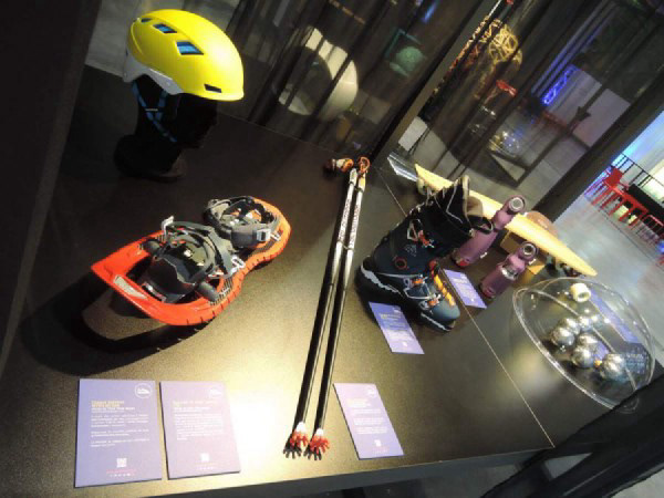 Exposition des design produits sport de Salomon