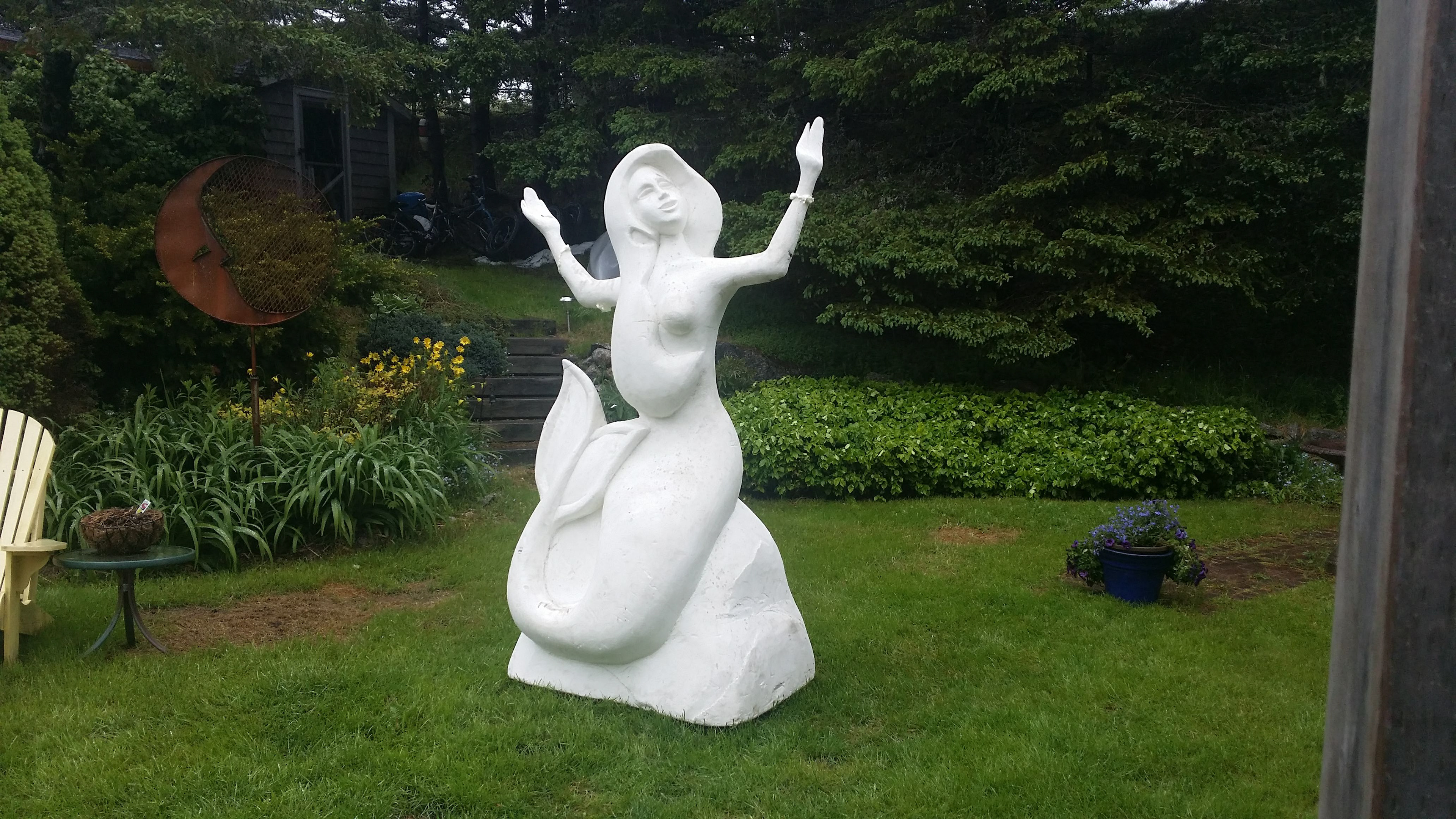 Queen Catherine of the Cove carving