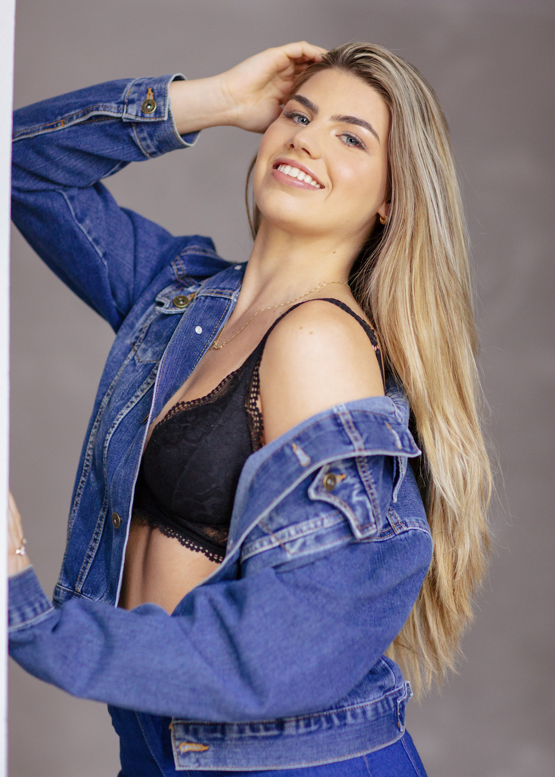 Ensaio feminino em estúdio, em Videira, Santa Catarina