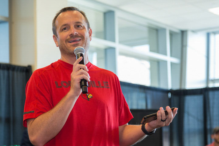 Louisville Womens Basketball Coach Jeff Walz addresses the guests.