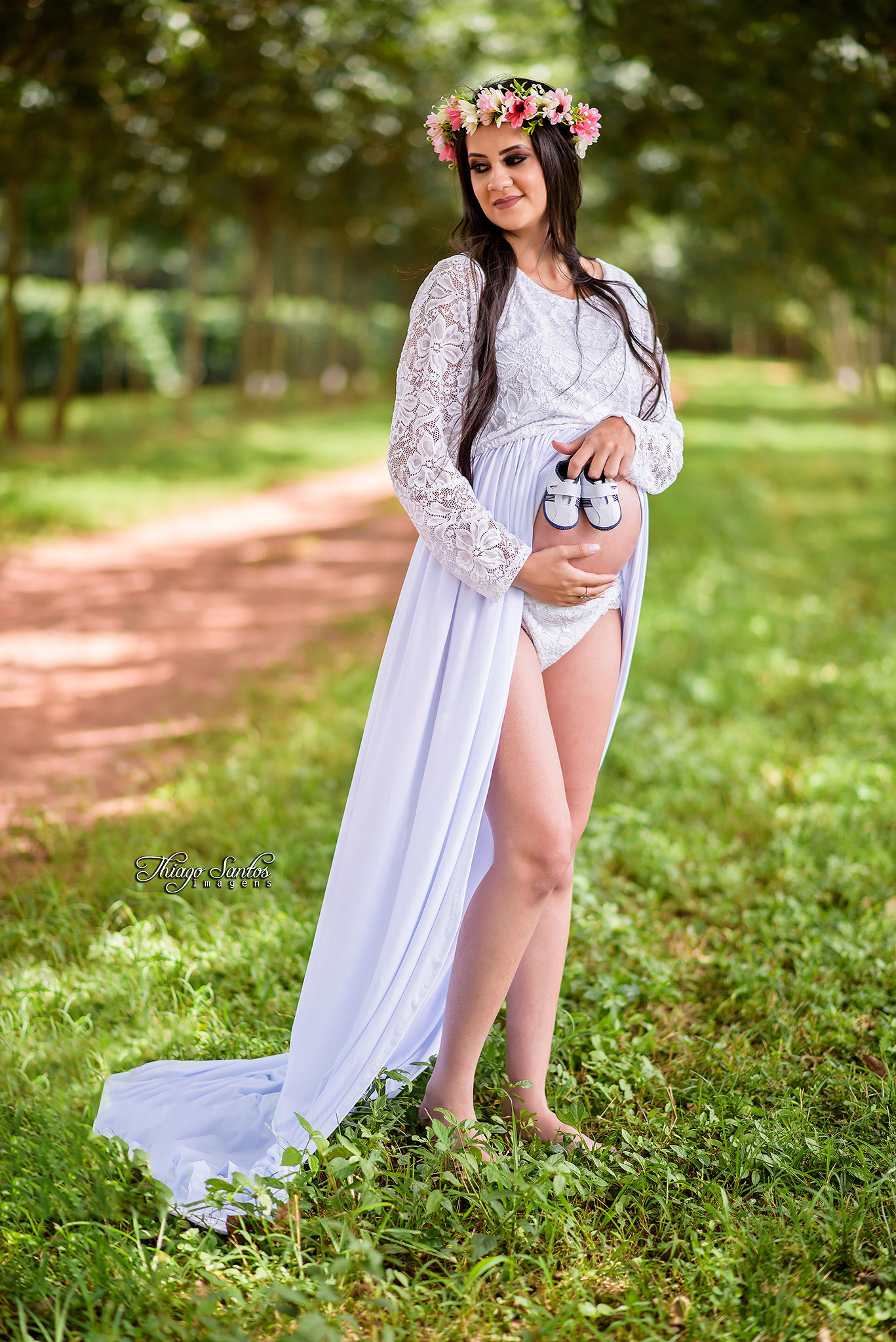 3 Vestido Branco e Tiara Mesclada