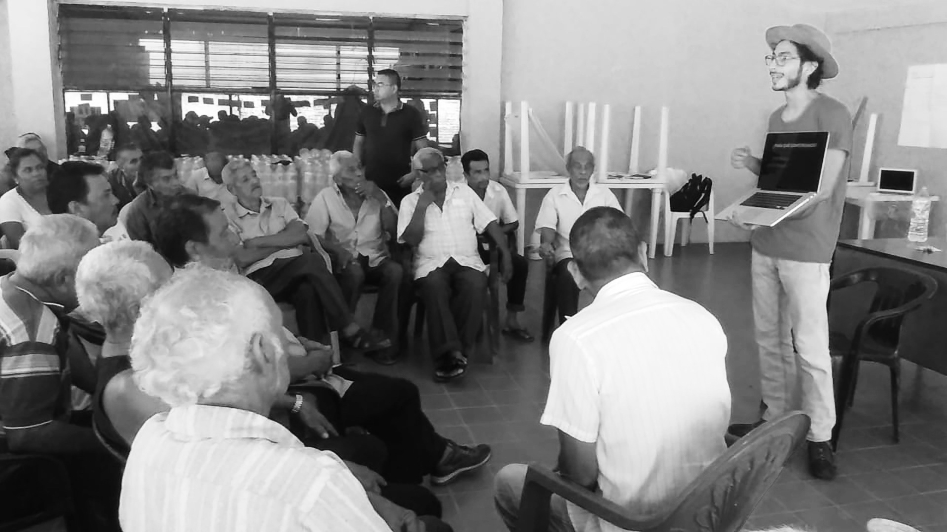 Making agreements on how to build the memorial