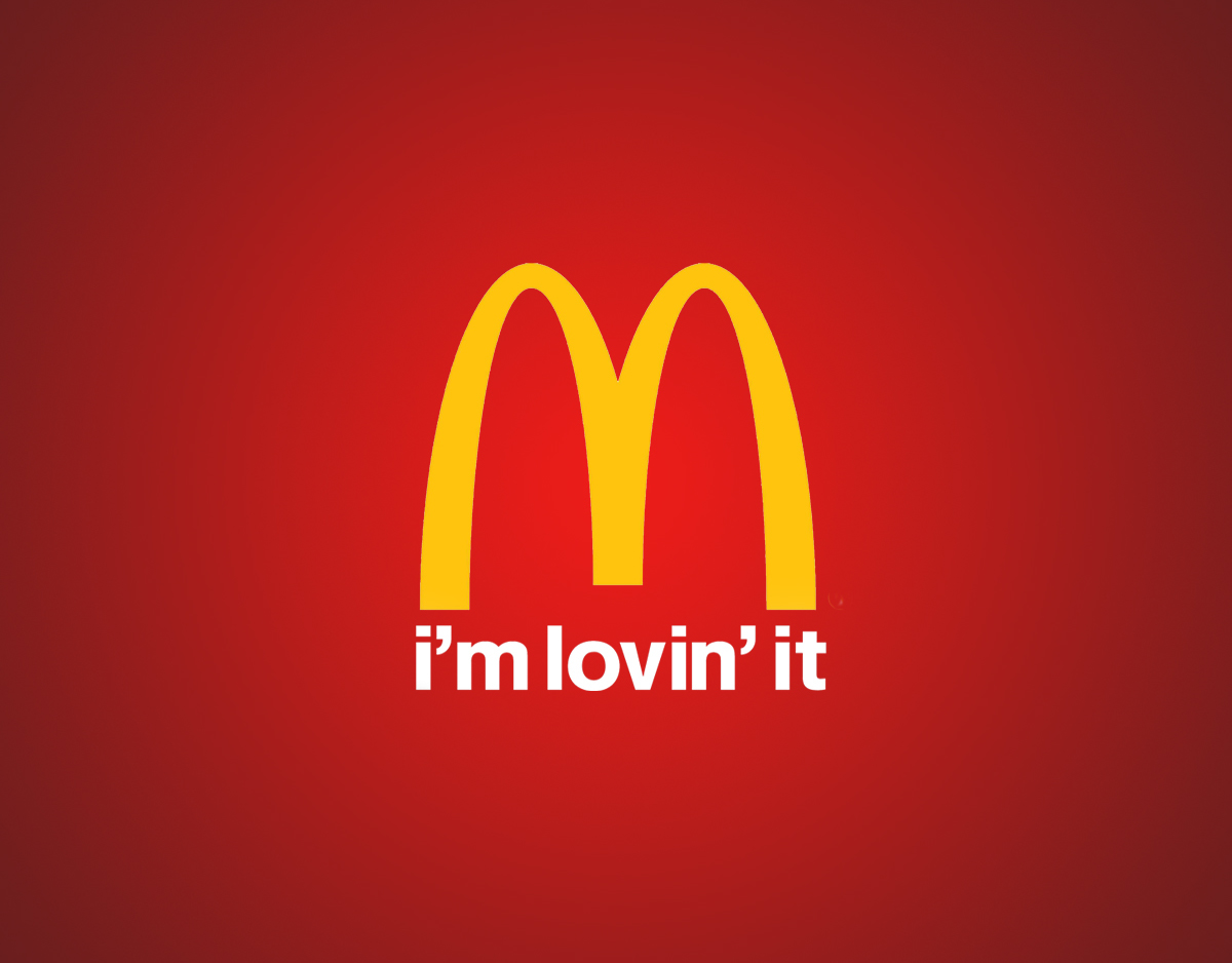 Айм лов. Макдональдс логотип. Макдоналдс слоган. Лозунг Макдональдса. Слоган компании макдональдс.