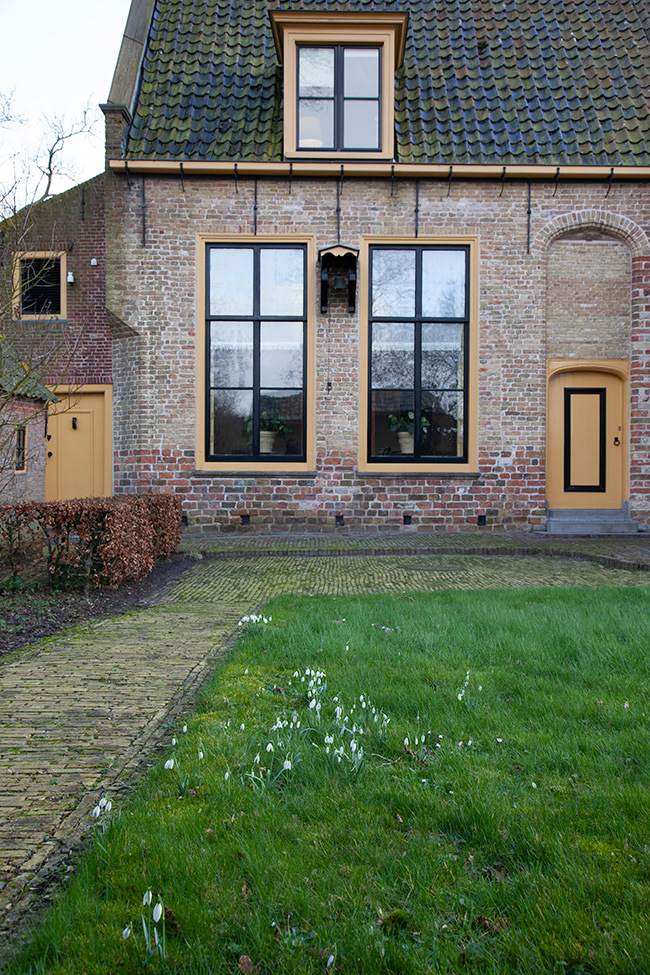 DE Feb 022
