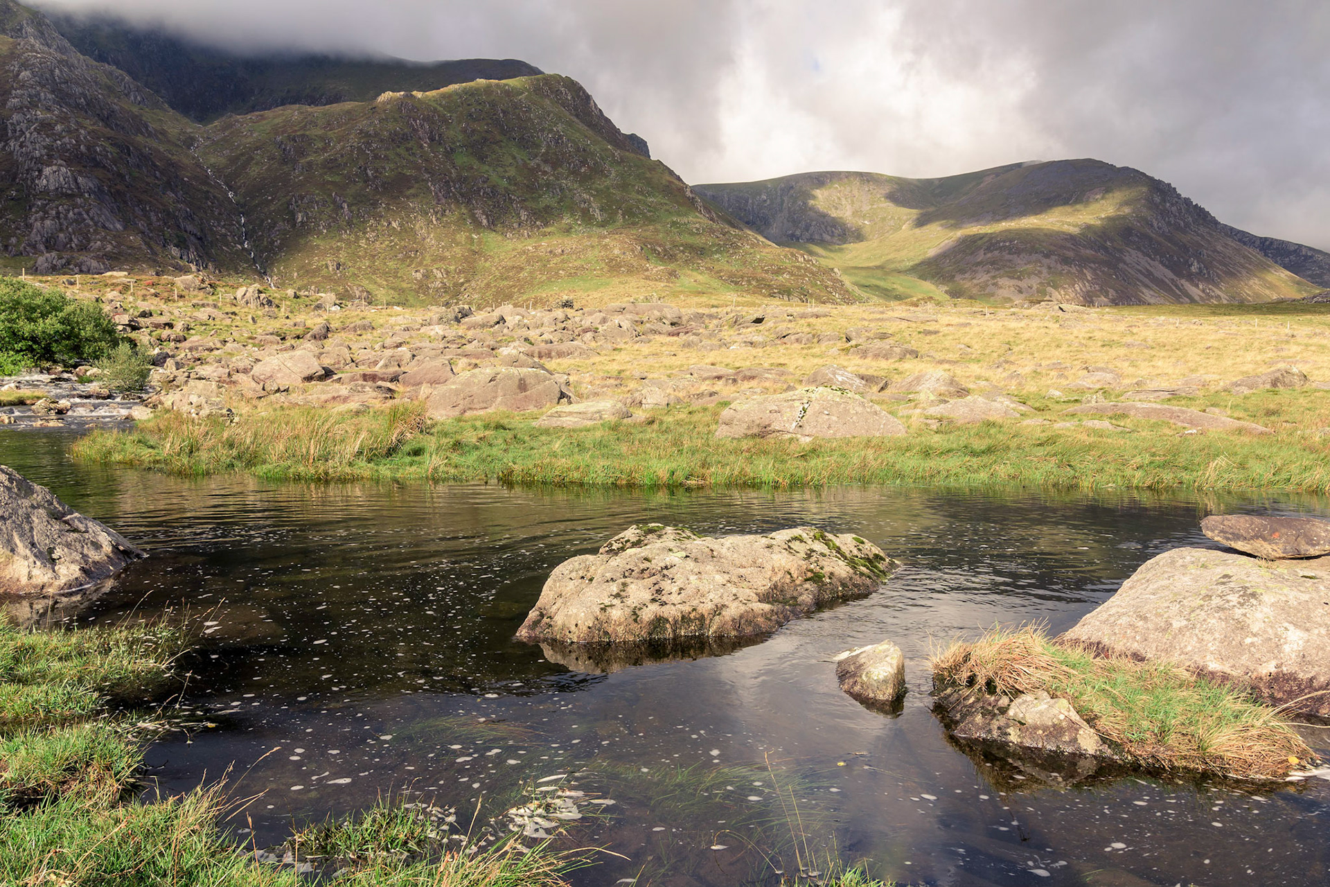 Afon Idwal leading towards Twill du (also known as the Devils Kitchen) Snowdonia