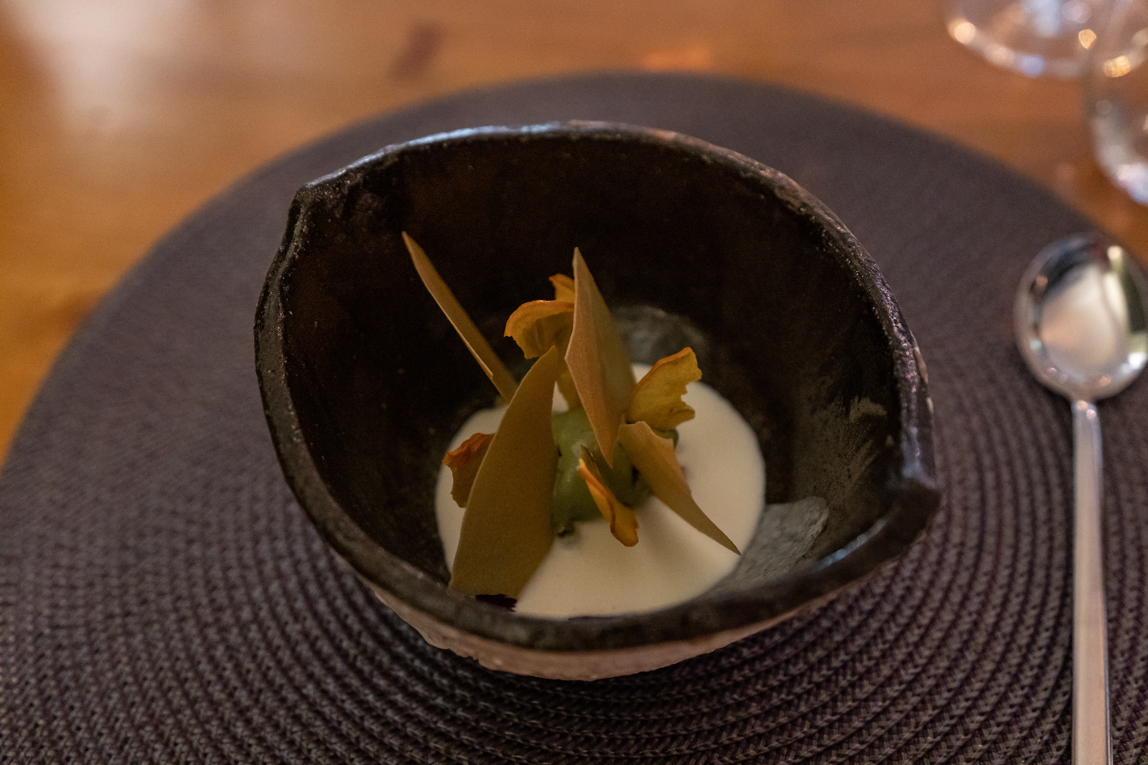 Khakis, white chocolate, matcha tea - Adrián Quetglas, Mallorica