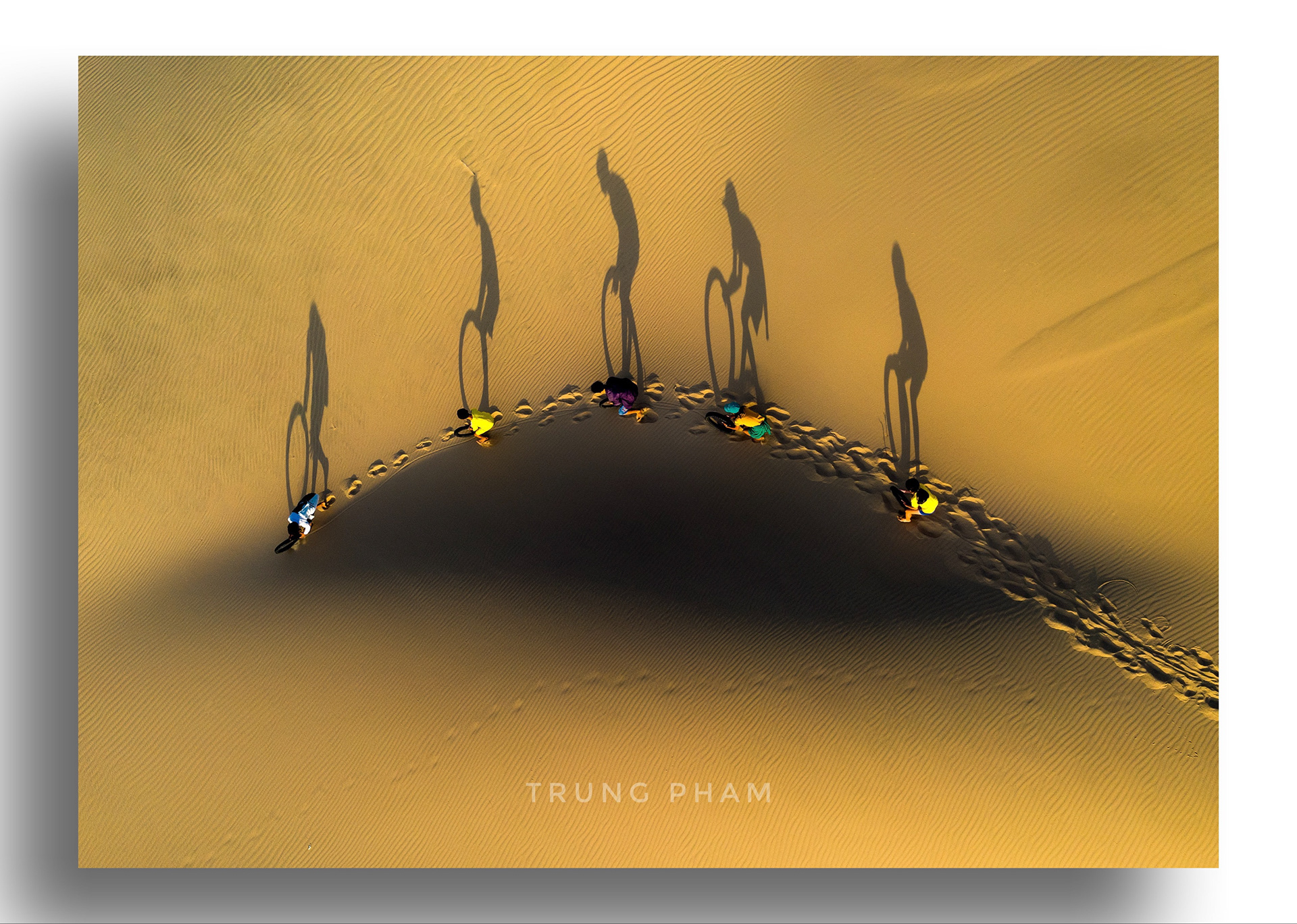 Fun on the sand dune- HM in Siena Photo Award 2018