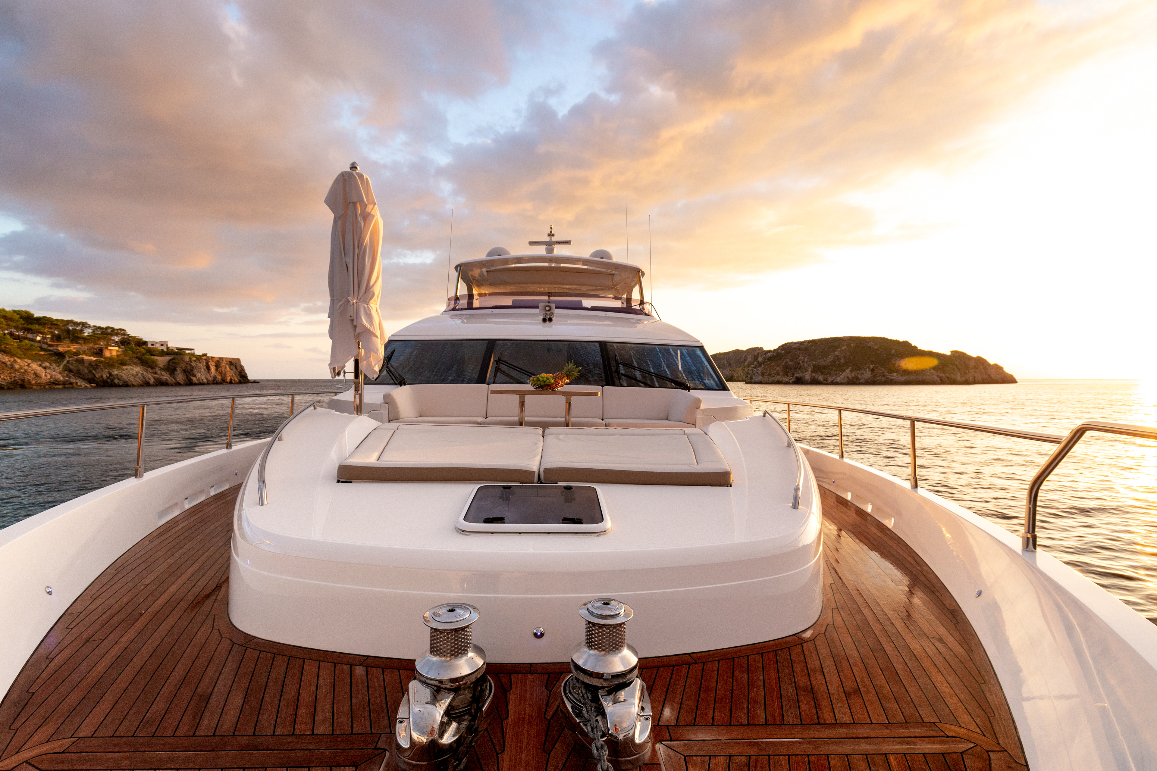 Yacht bow photo