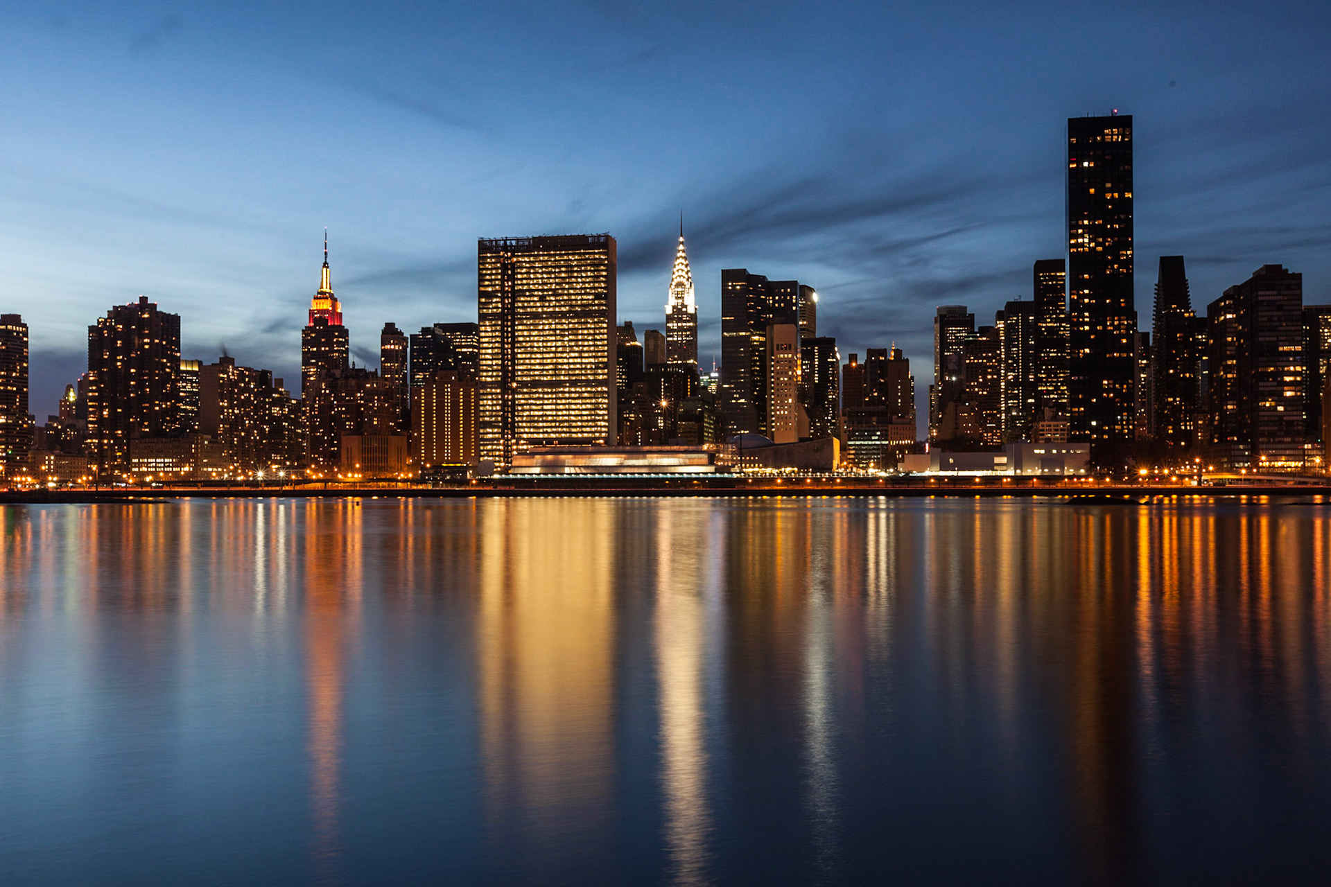 Midtown Manhattan Skyline from Gantry Plaza State Park in Long Island City