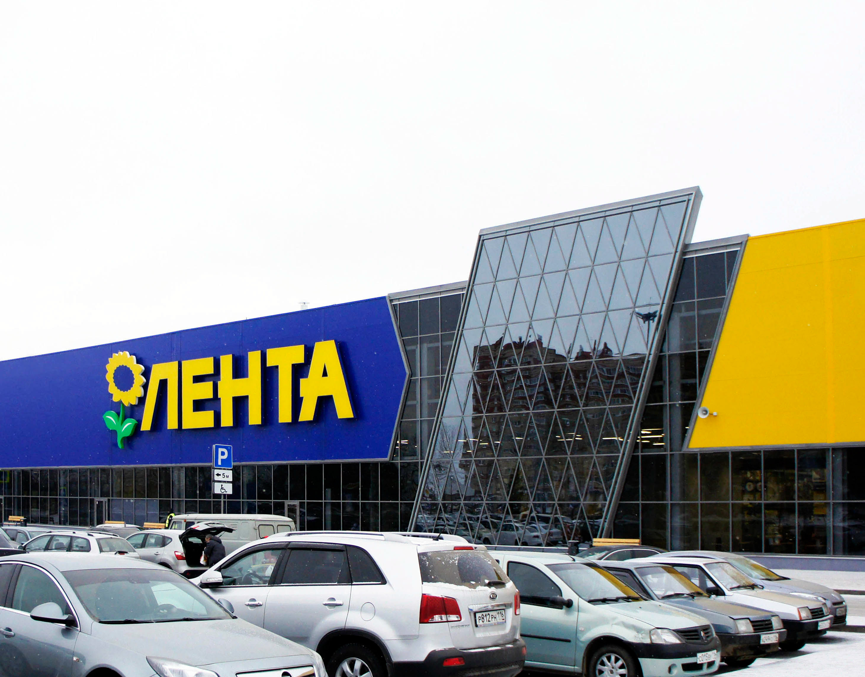 Anton Korotkov Architect - Hypermarket «Lenta» in Almetyevsk