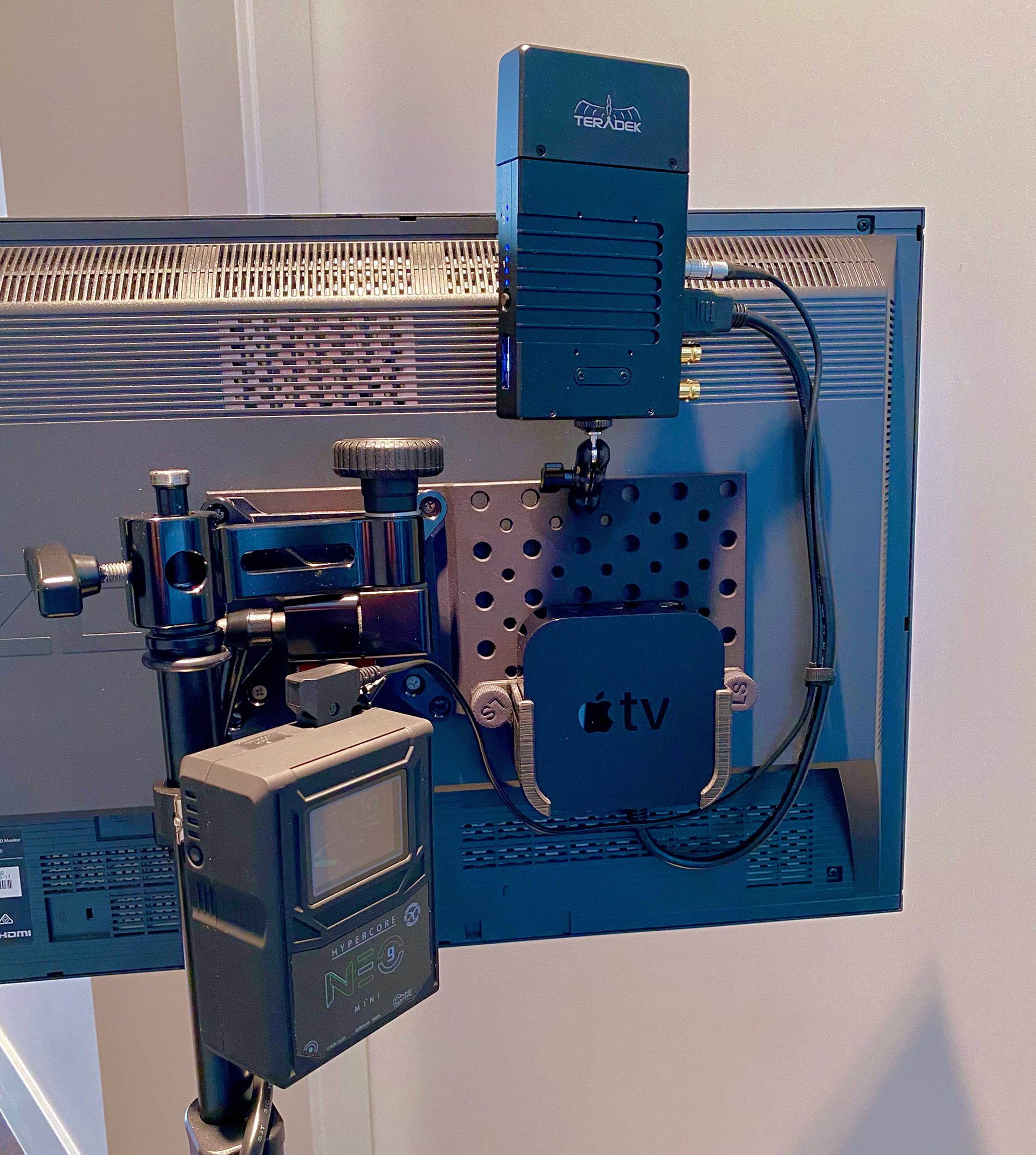 Wireless monitoring battery operated or connected to mains.