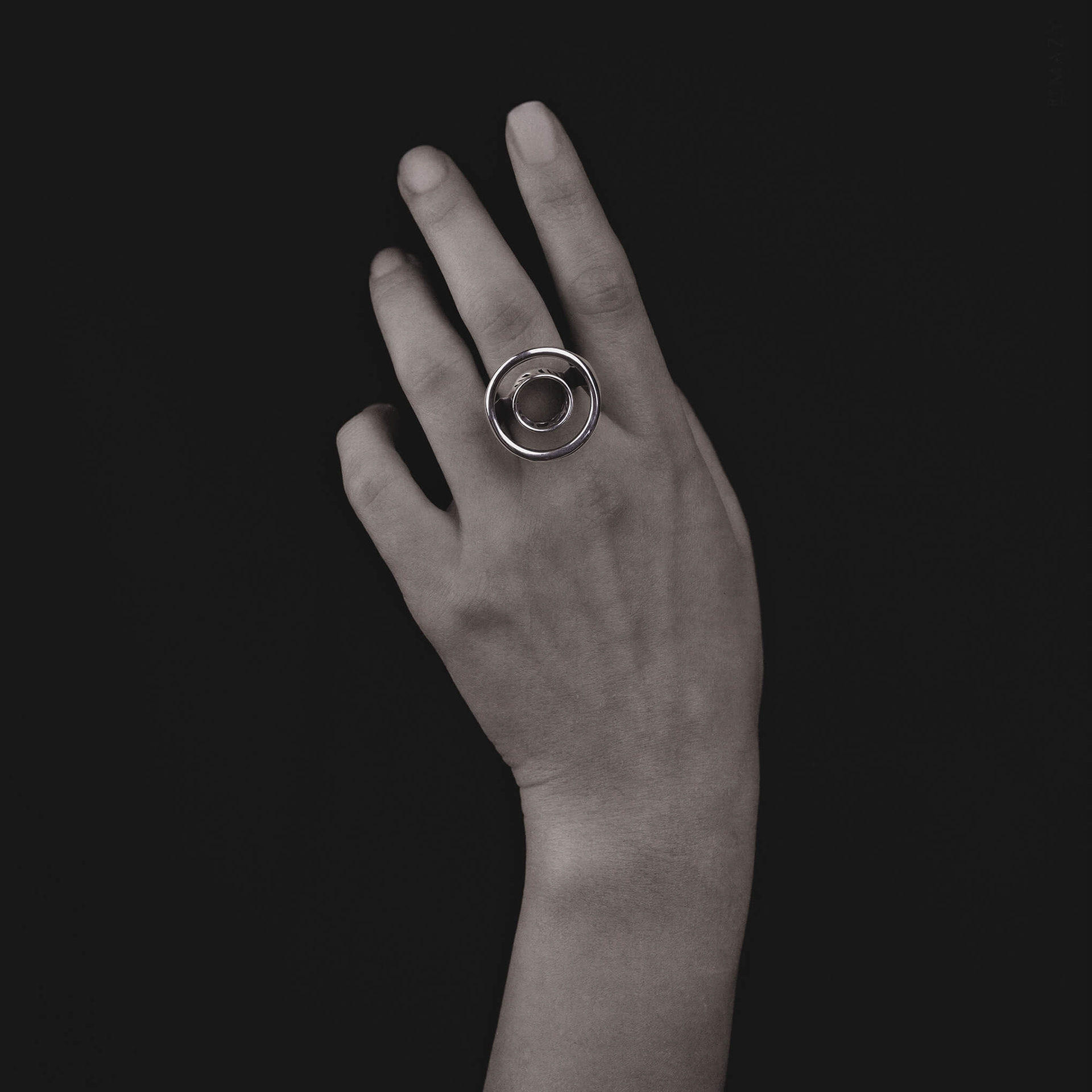 open circle ring, symbol ring, statement ring, minimalist ring, big ring, infinity ring, 925 sterling silver